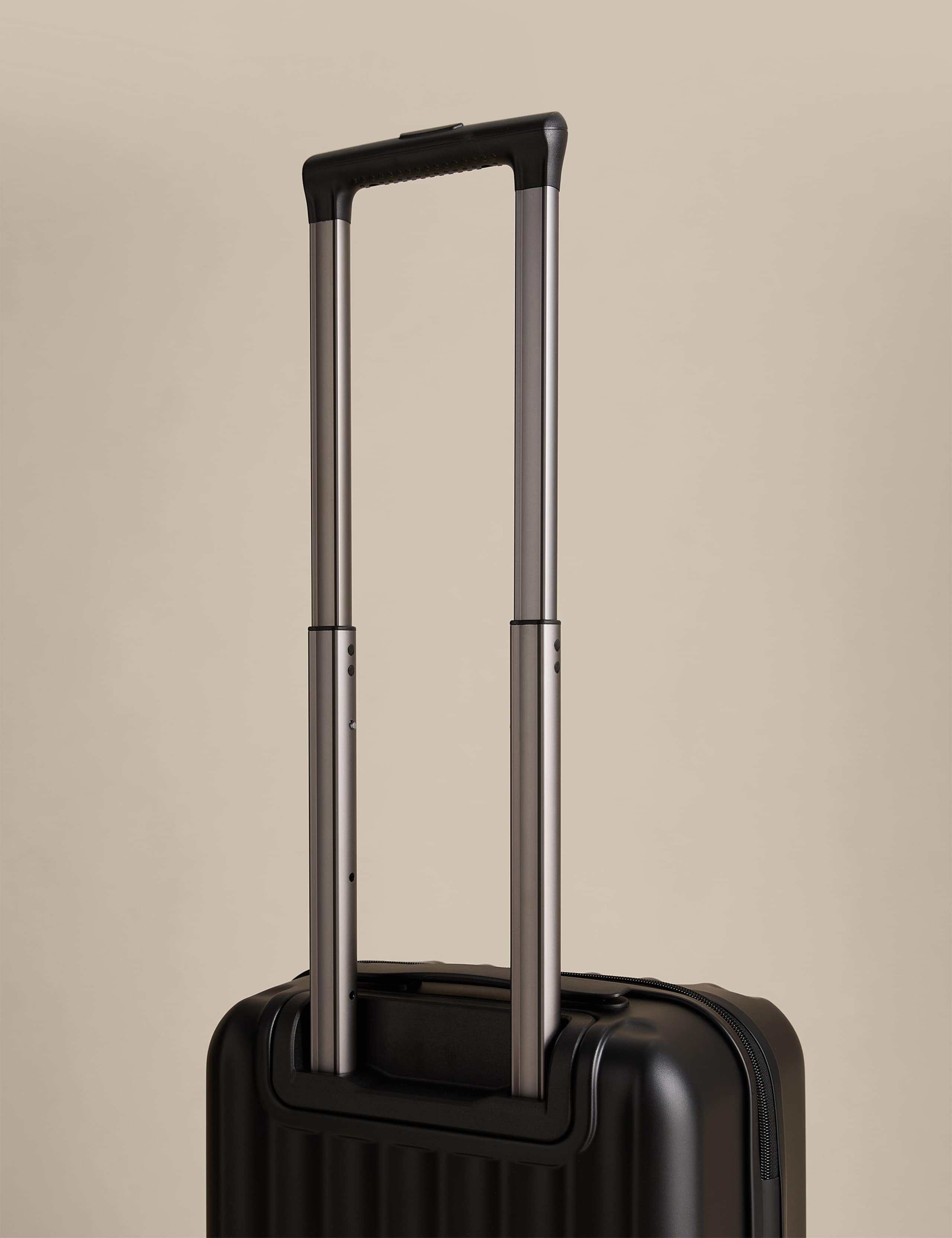 Mykonos 4 Wheel Hard Shell Cabin Suitcase 2 of 8