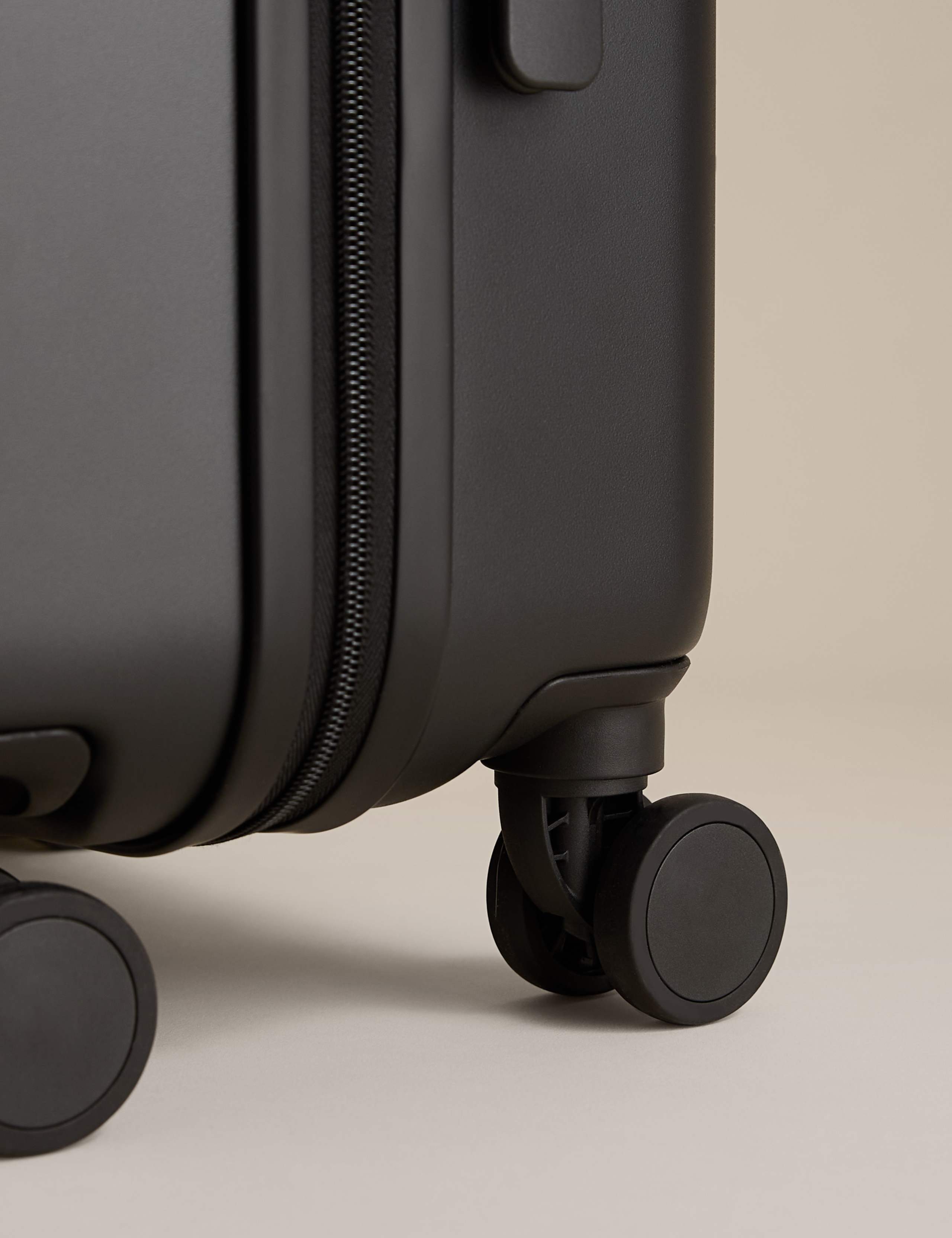 Mykonos 4 Wheel Hard Shell Cabin Suitcase 6 of 8