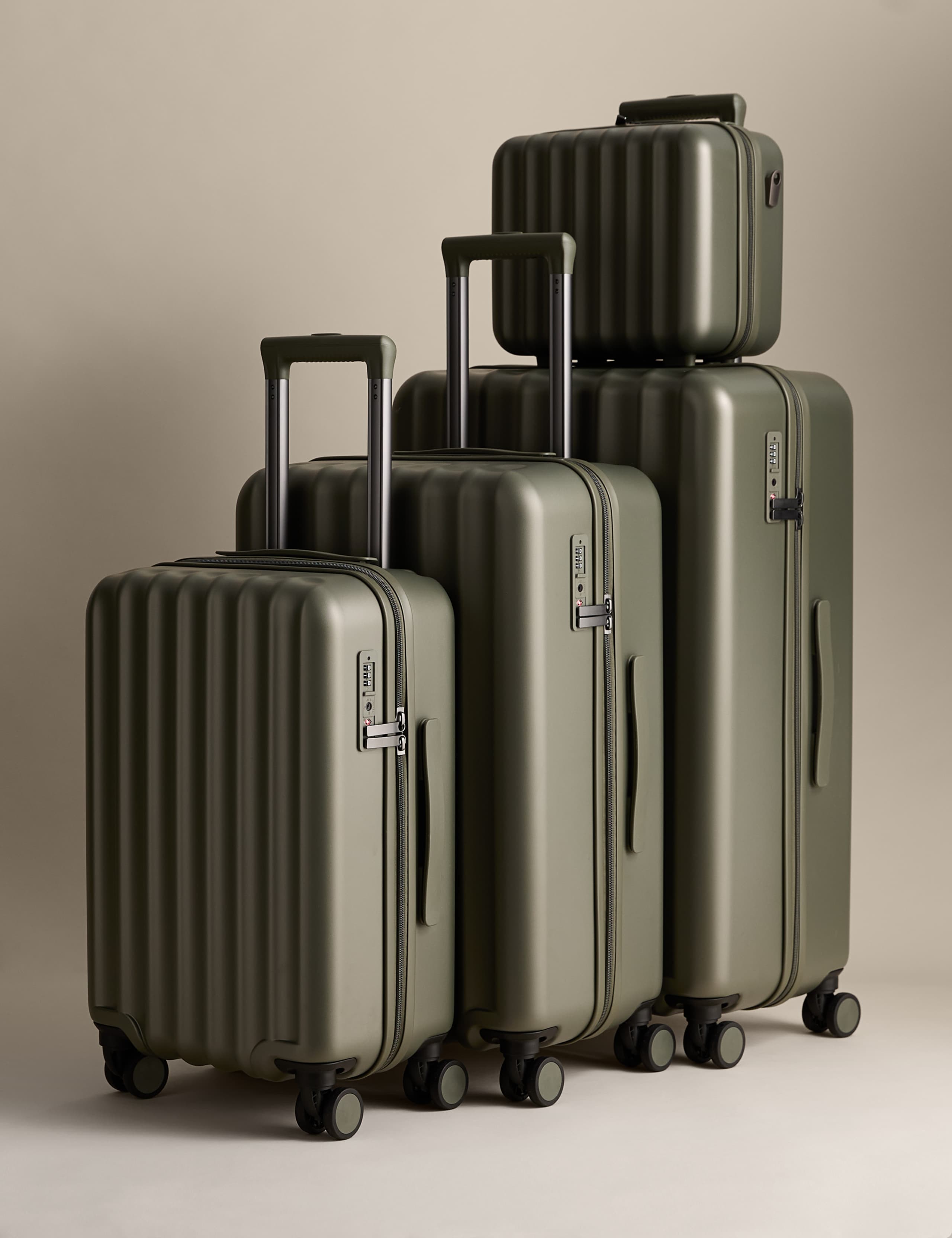 Mykonos 4 Wheel Hard Shell Medium Suitcase 8 of 8
