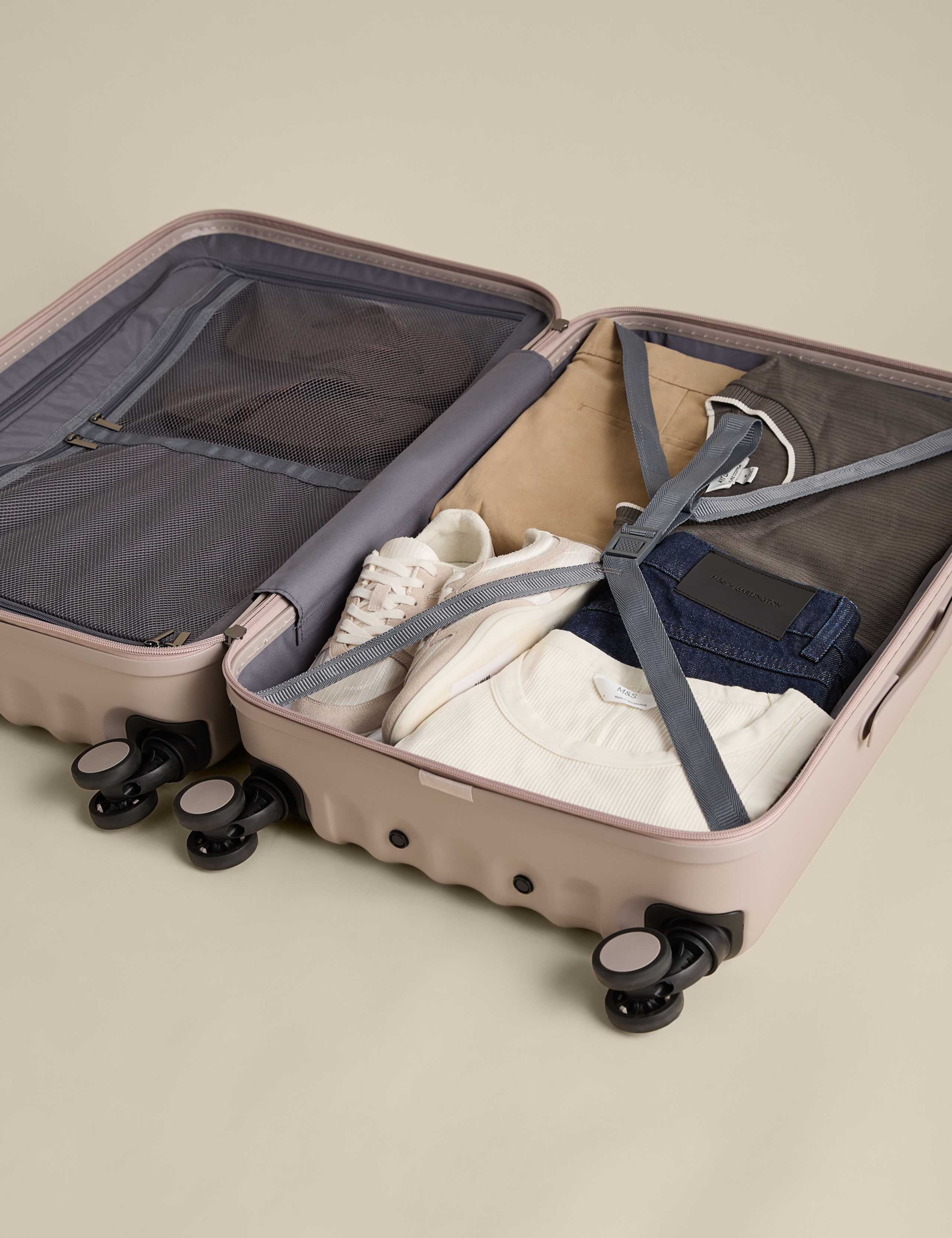 Mykonos 4 Wheel Hard Shell Medium Suitcase 5 of 8