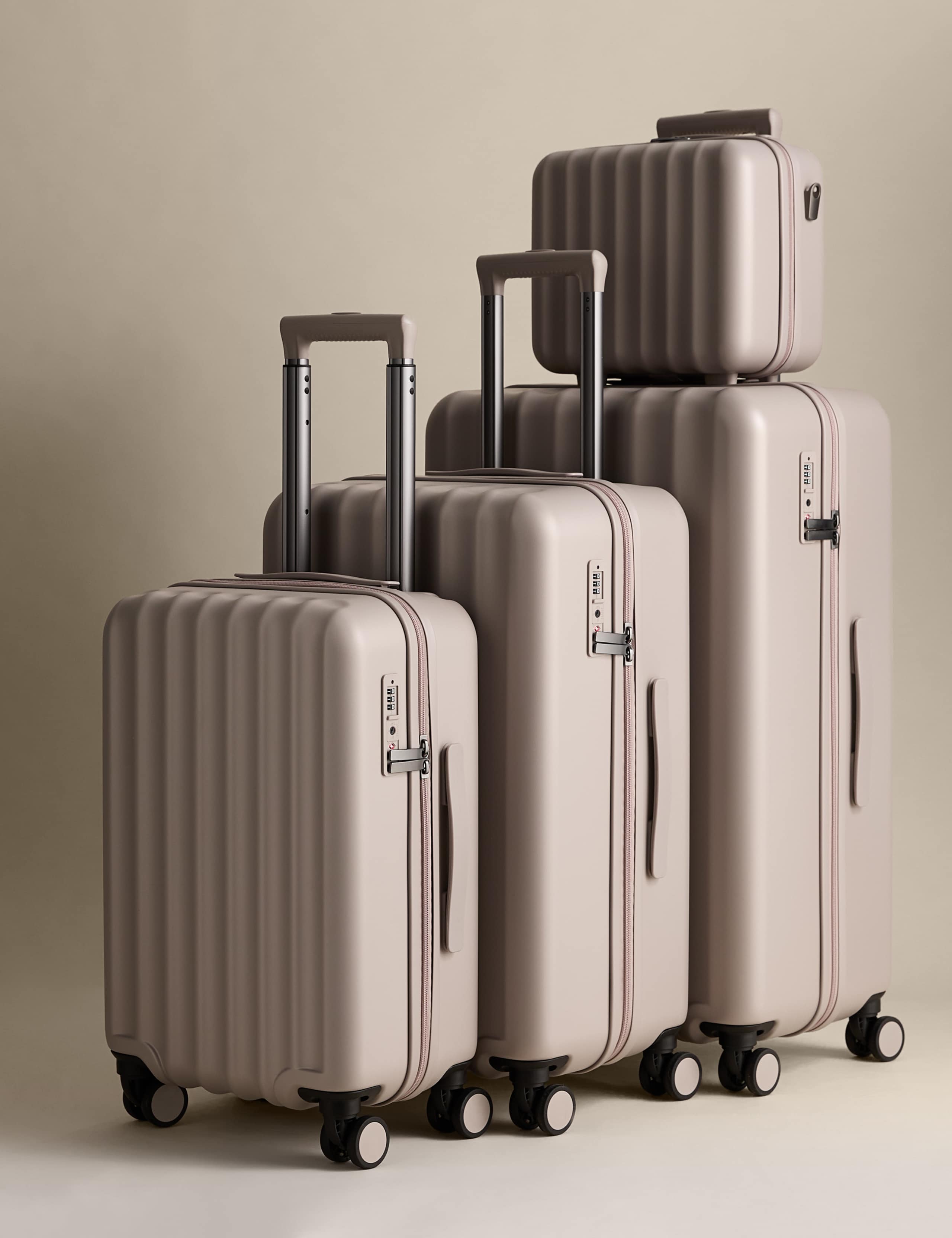 Mykonos 4 Wheel Hard Shell Medium Suitcase 8 of 8