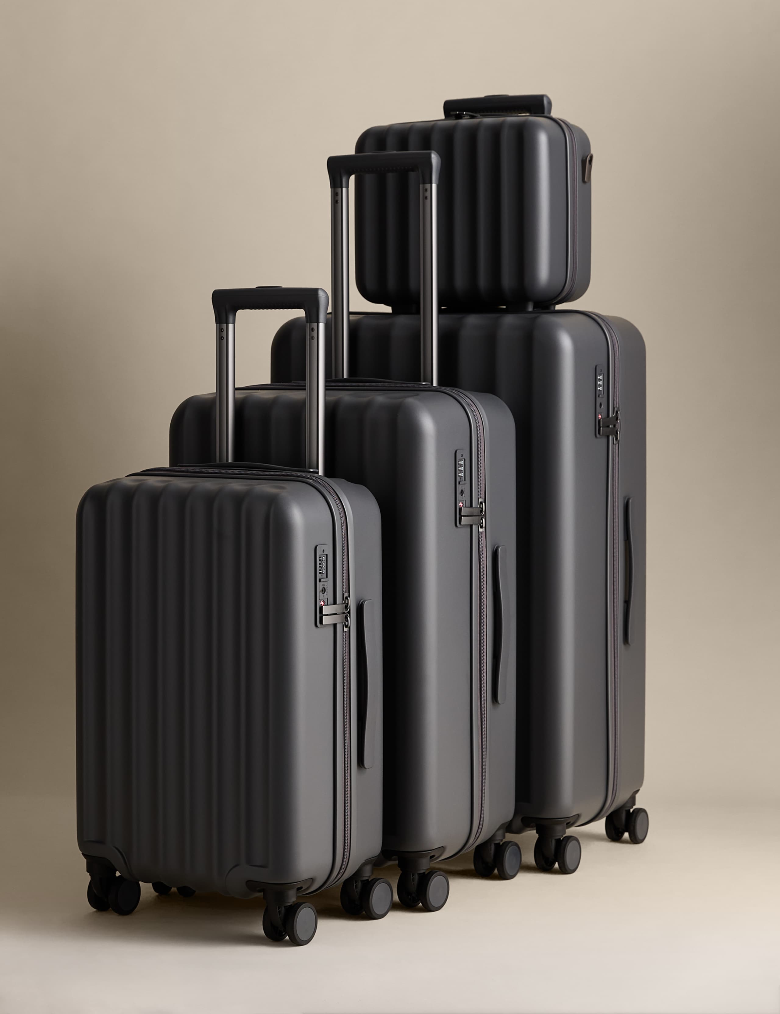 Mykonos 4 Wheel Hard Shell Medium Suitcase 8 of 8