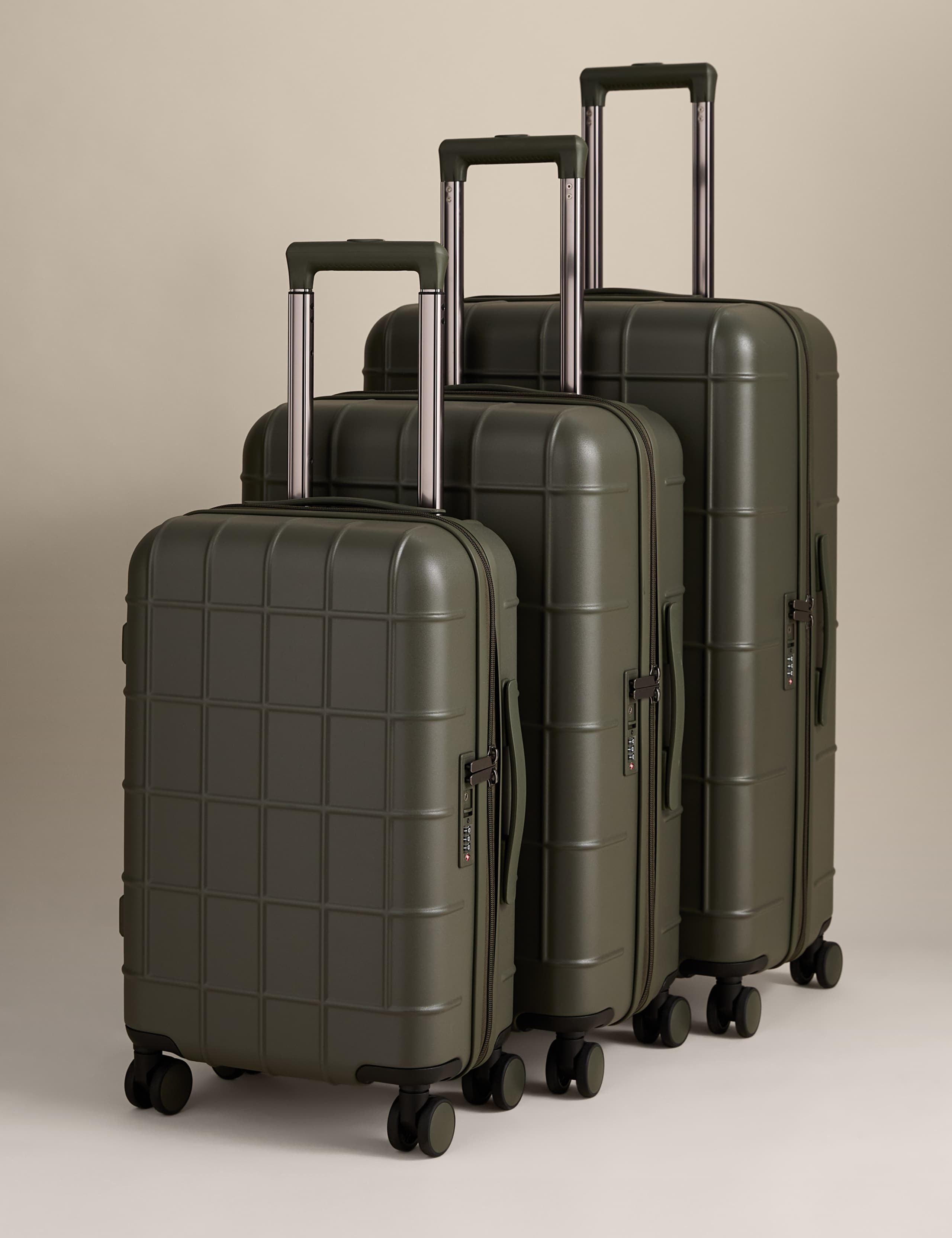 Stockholm 4 Wheel Hard Shell Large Suitcase 7 of 7