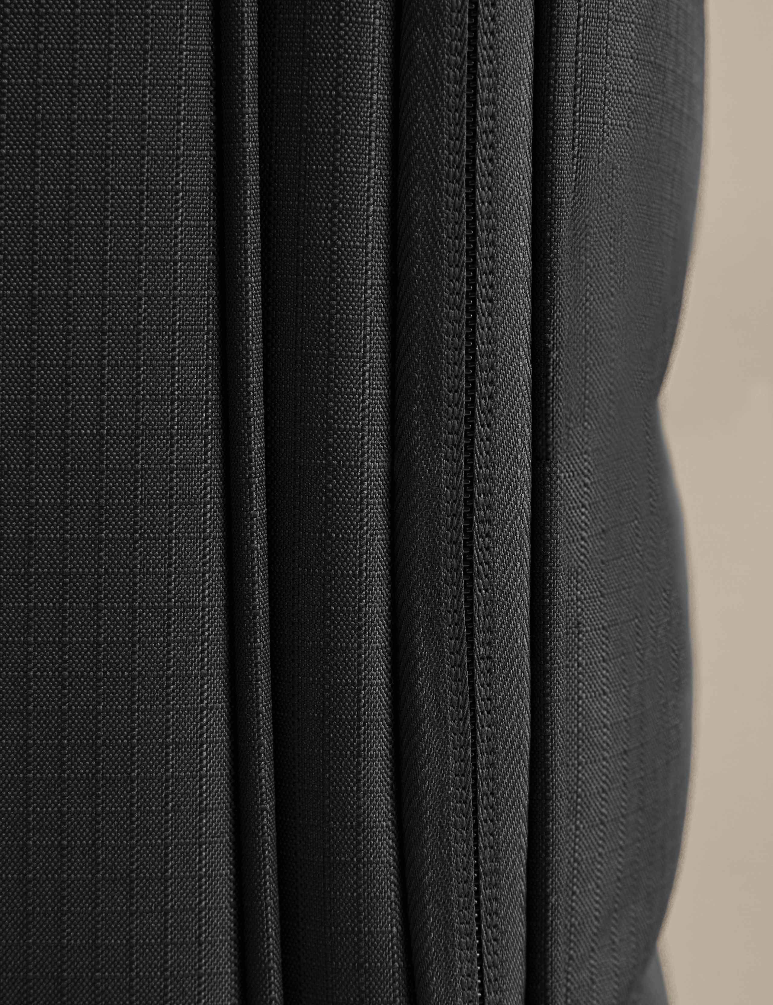 Geneva 2 Wheel Soft Underseat Case 4 of 9