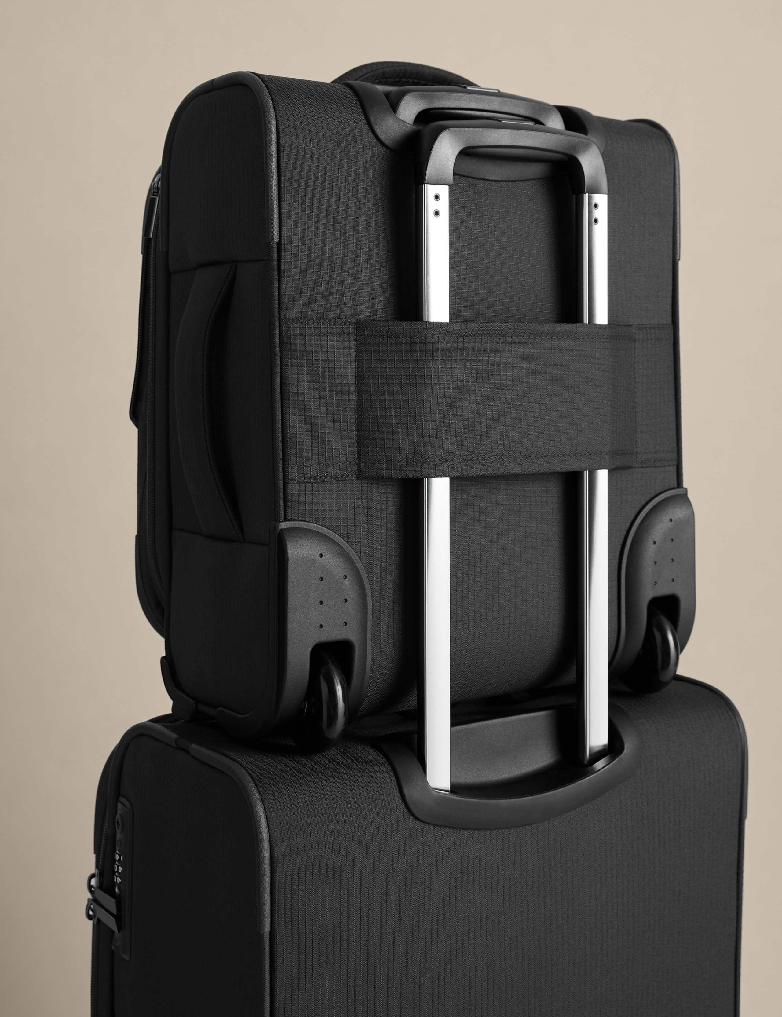 Geneva 2 Wheel Soft Underseat Case 8 of 9