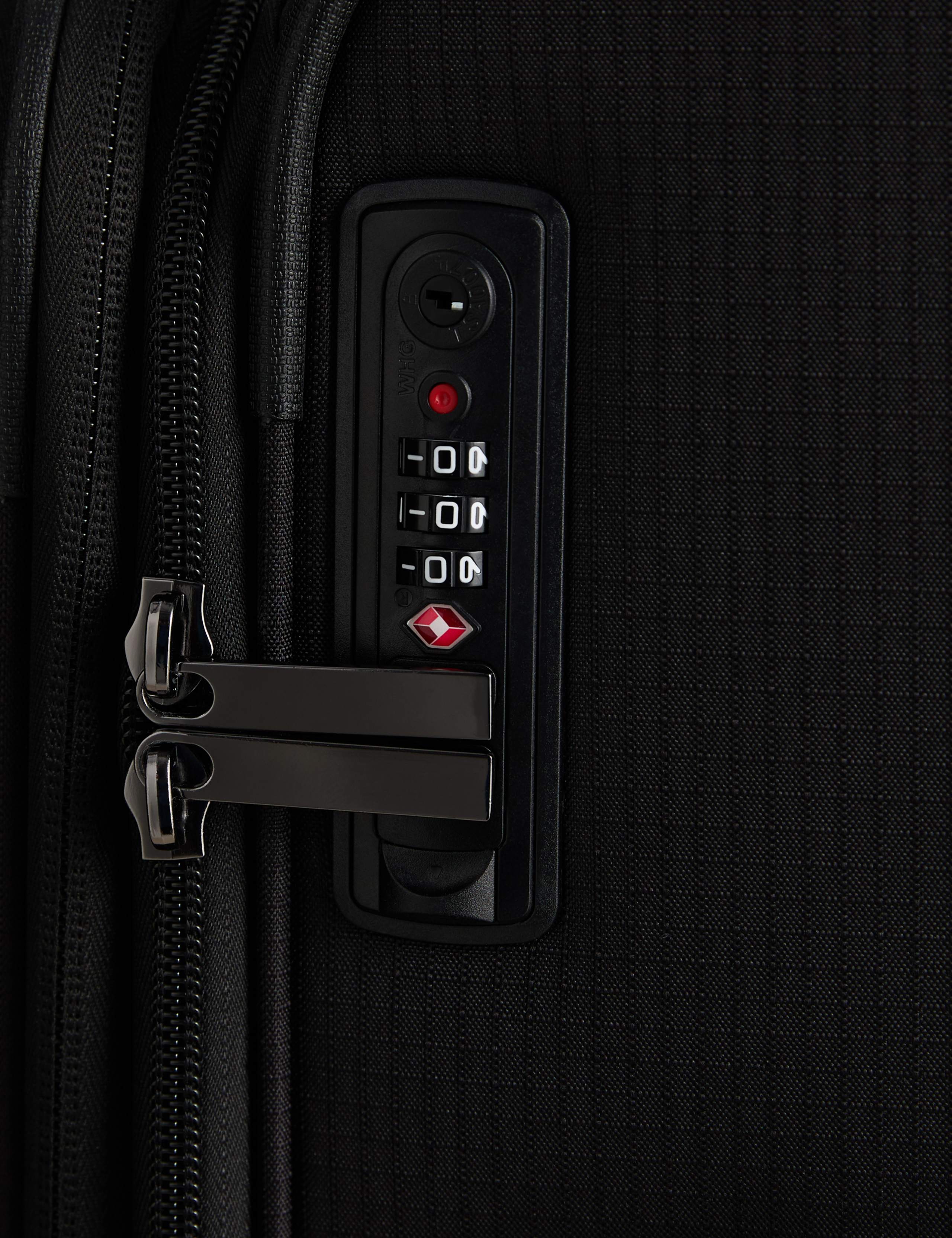 Geneva 4 Wheel Soft Medium Suitcase 3 of 8