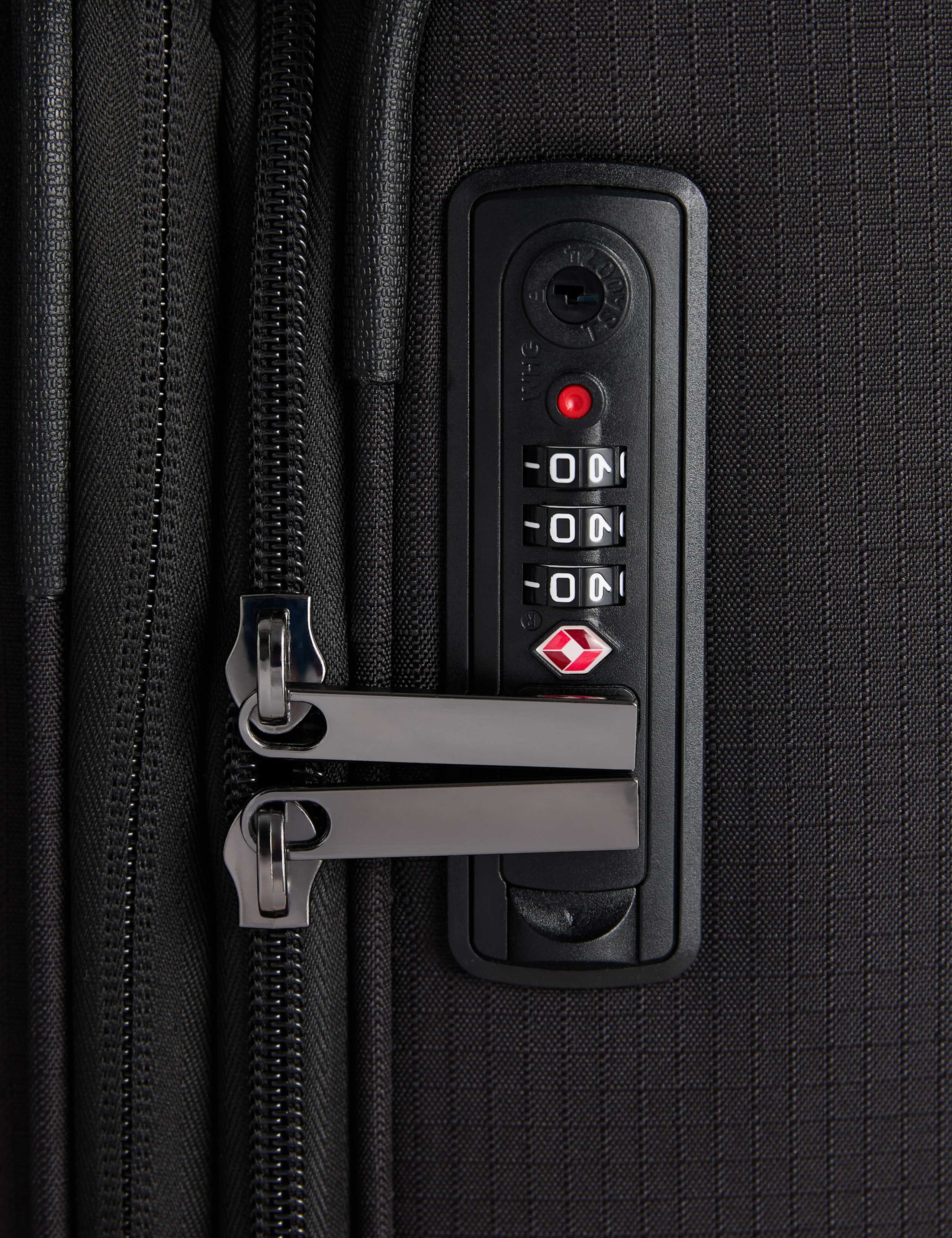 Geneva 4 Wheel Soft Large Suitcase 3 of 8