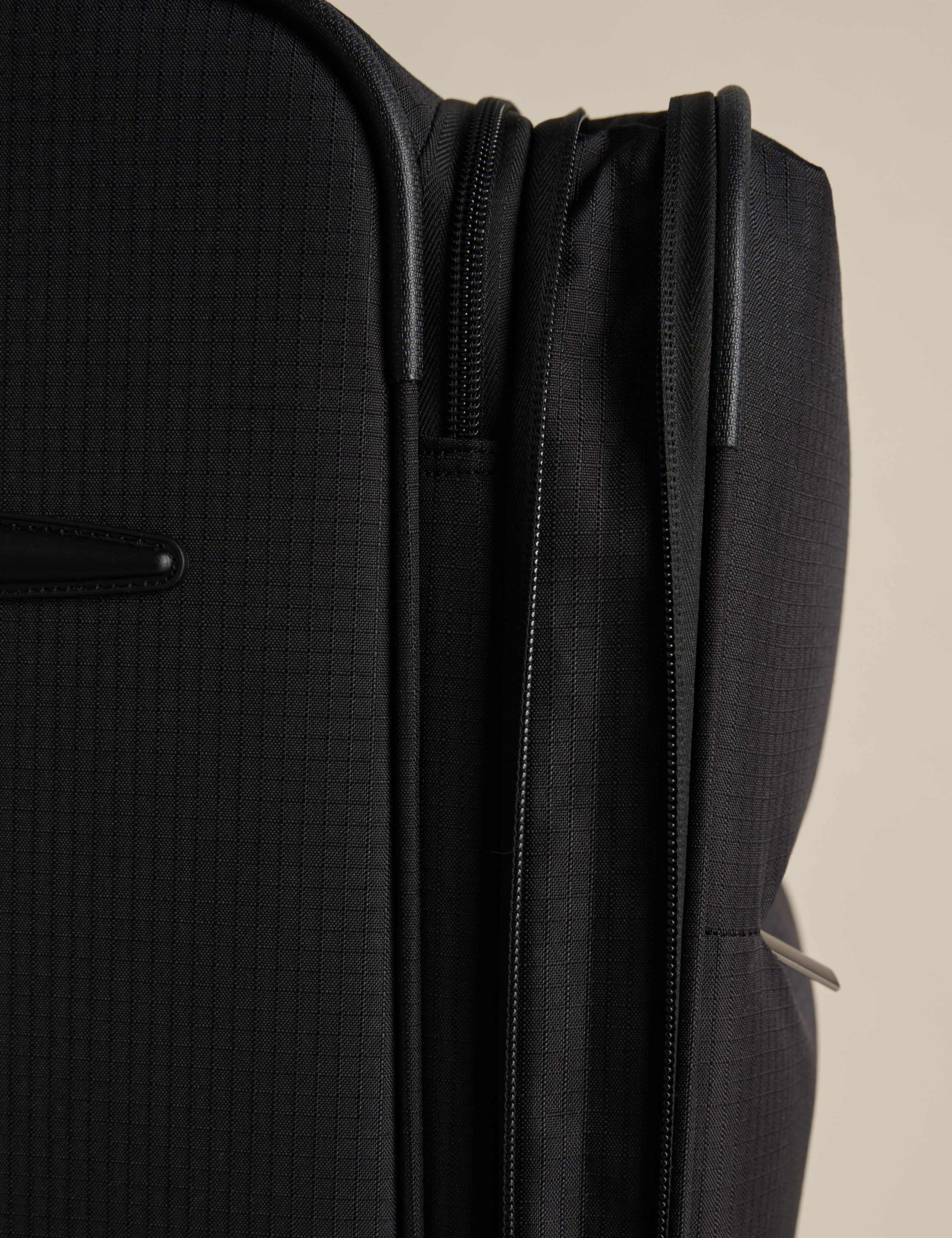 Geneva 4 Wheel Soft Large Suitcase 7 of 8