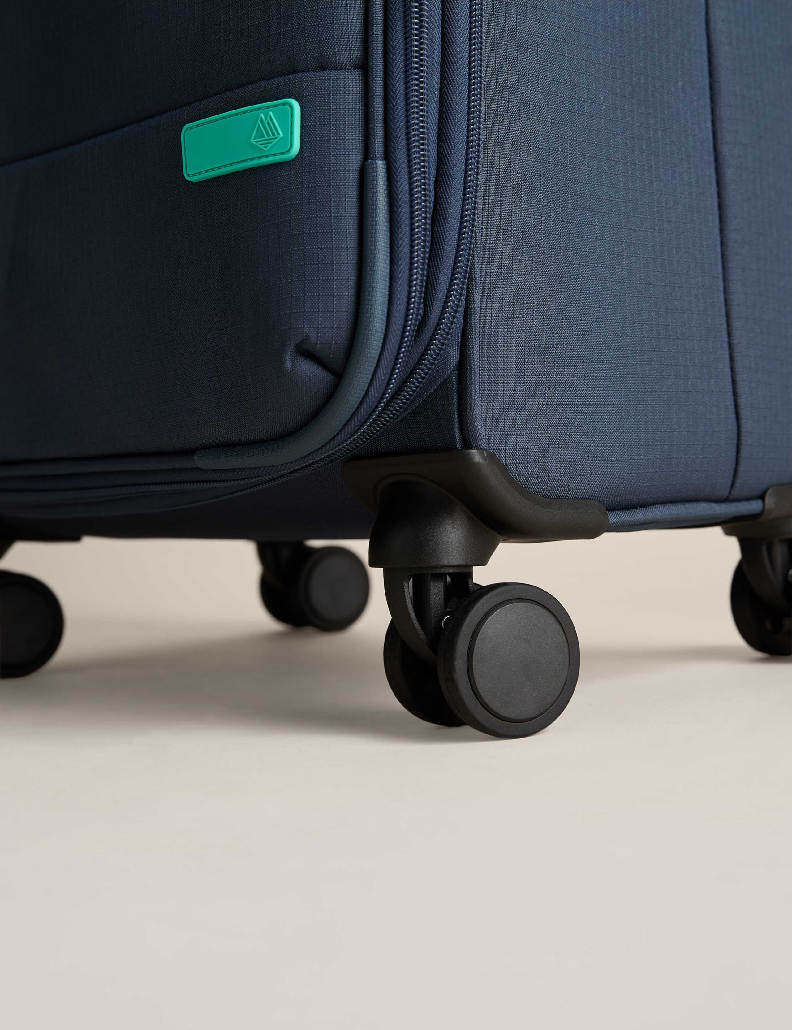 Set of 3 Seville 4 Wheel Soft Suitcases 6 of 6