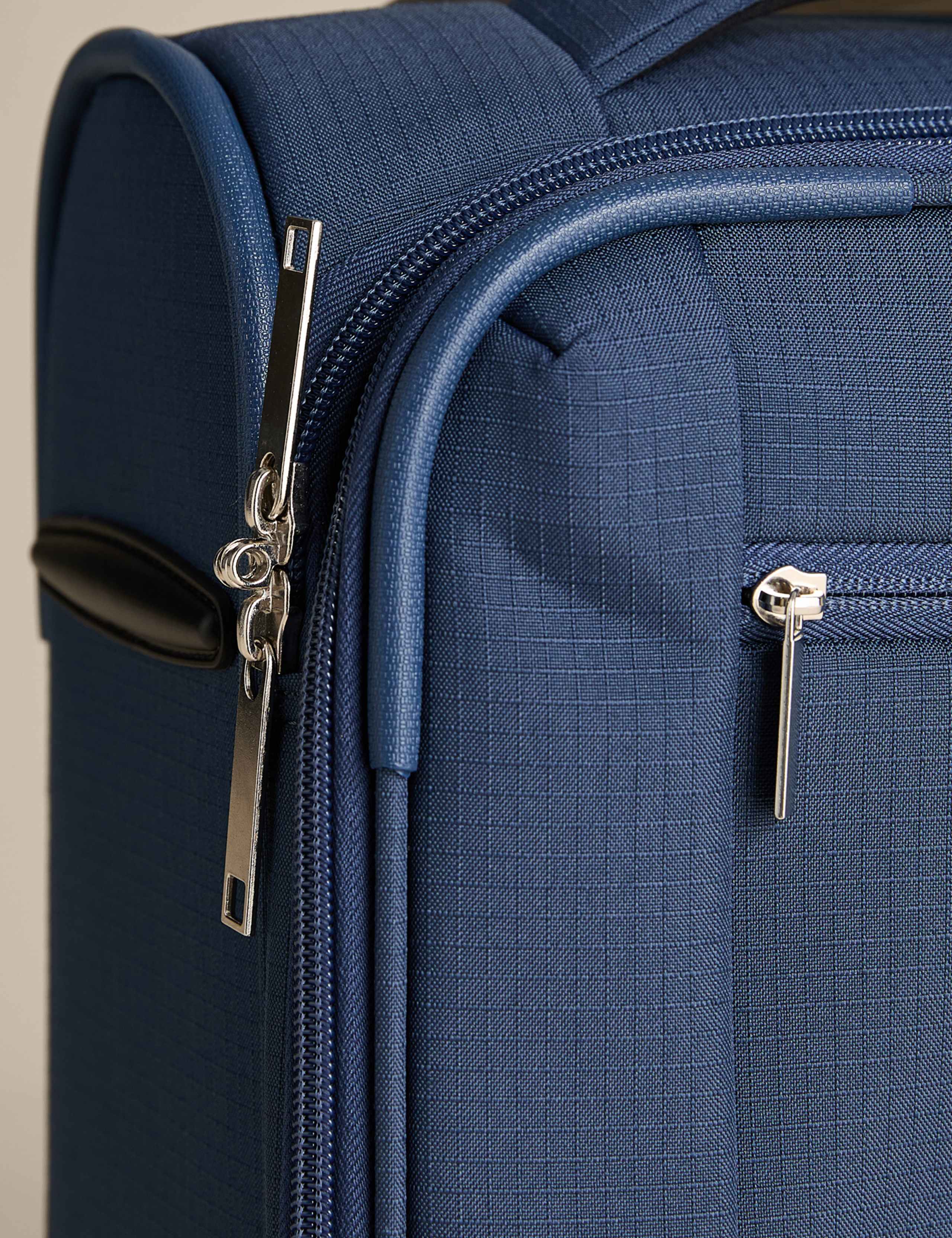 Set of 2 Seville 4 Wheel Soft Suitcases 4 of 9