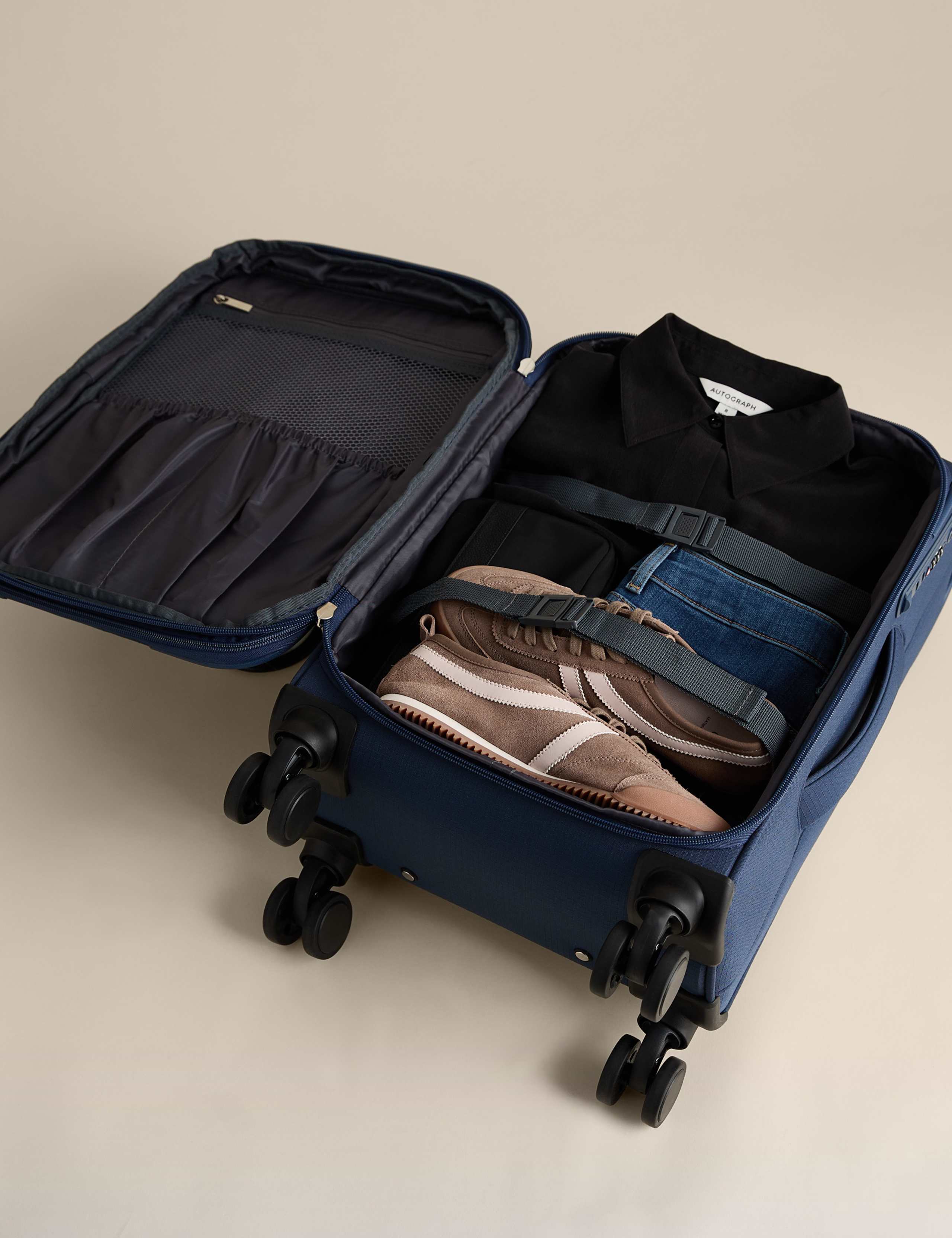 Set of 2 Seville 4 Wheel Soft Suitcases 8 of 9
