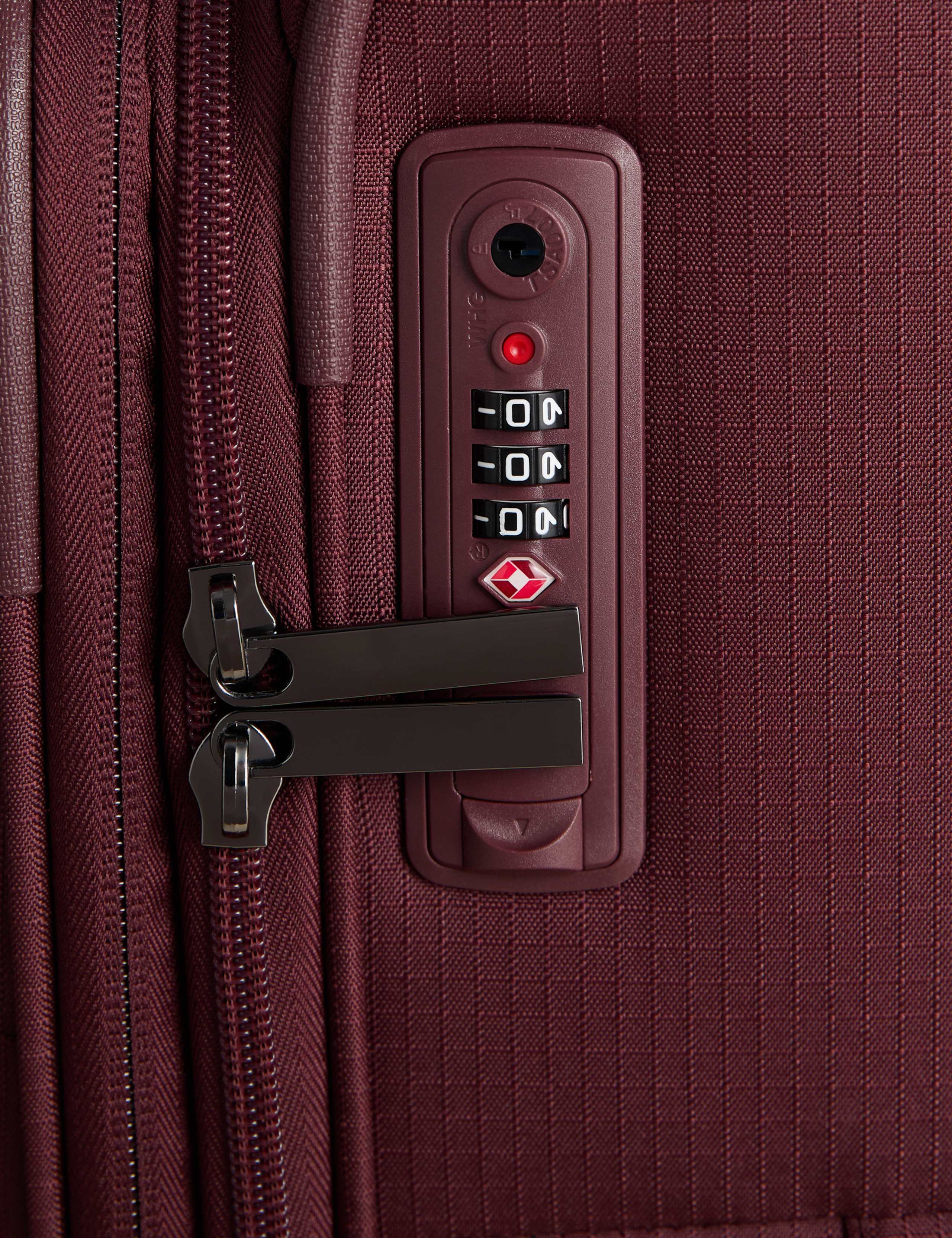 Set of 3 Geneva 4 Wheel Soft Suitcases 3 of 7