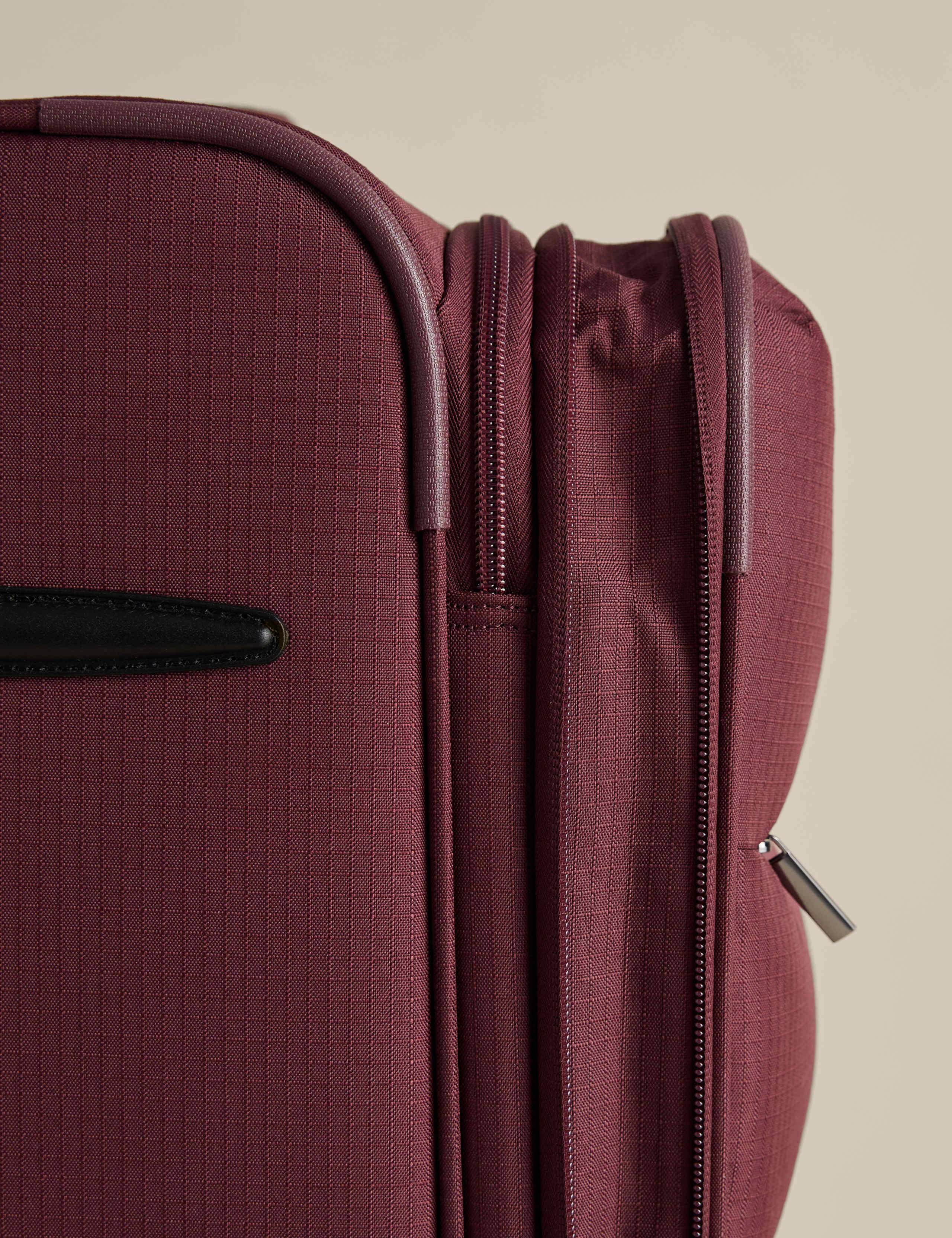 Set of 3 Geneva 4 Wheel Soft Suitcases 7 of 7