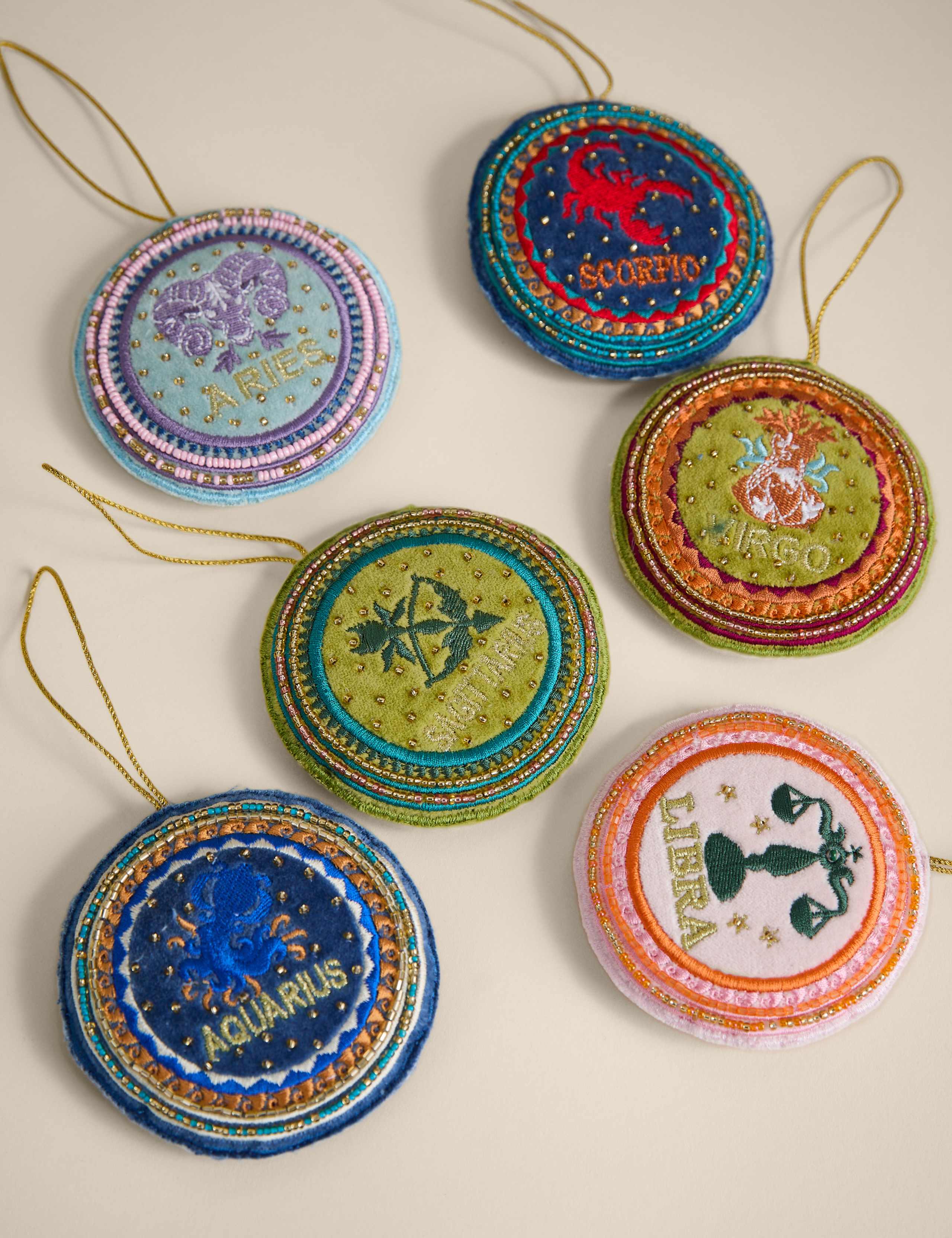 Hanging Star Sign Decoration 3 of 4