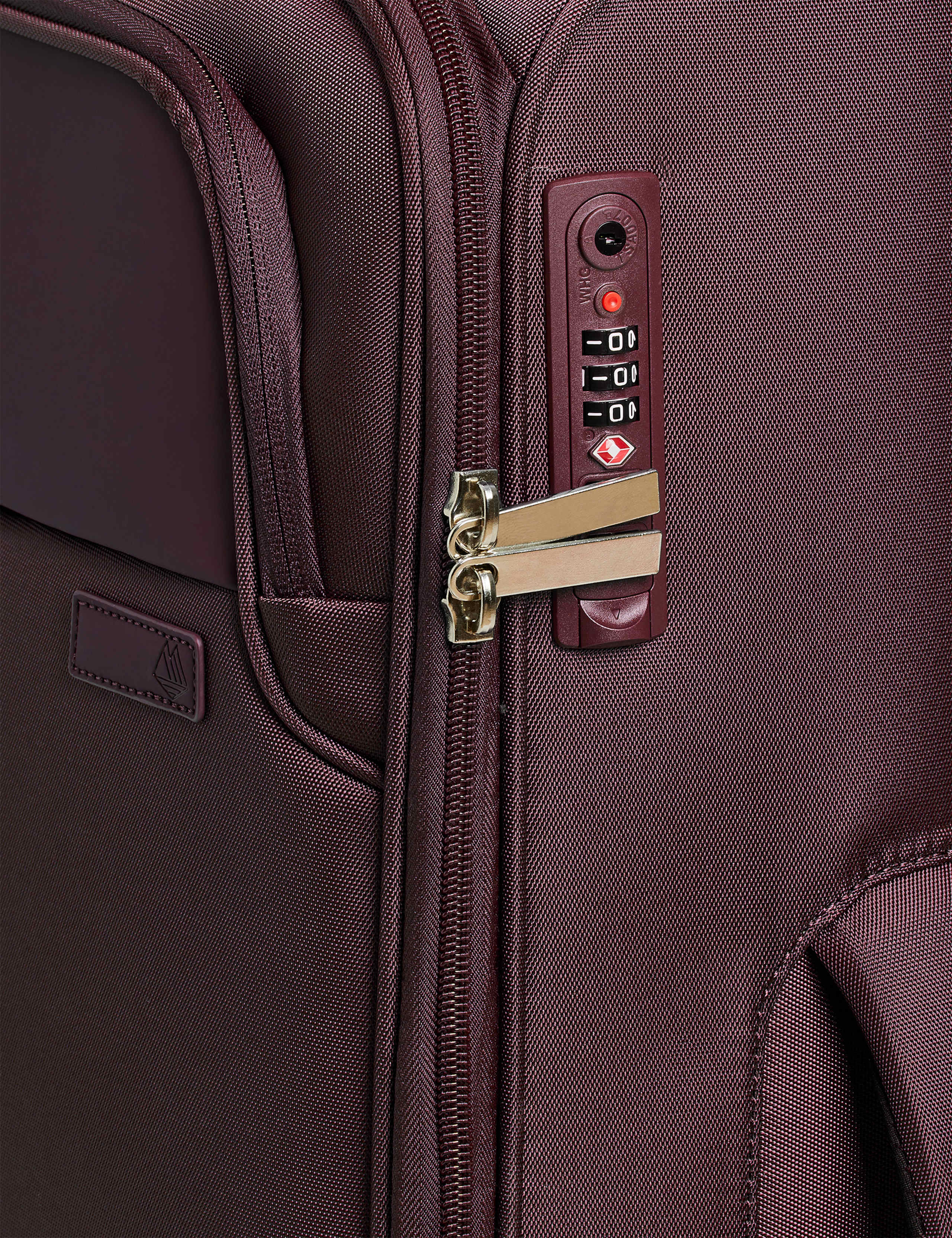Lyon 4 Wheel Soft Medium Suitcase 4 of 6