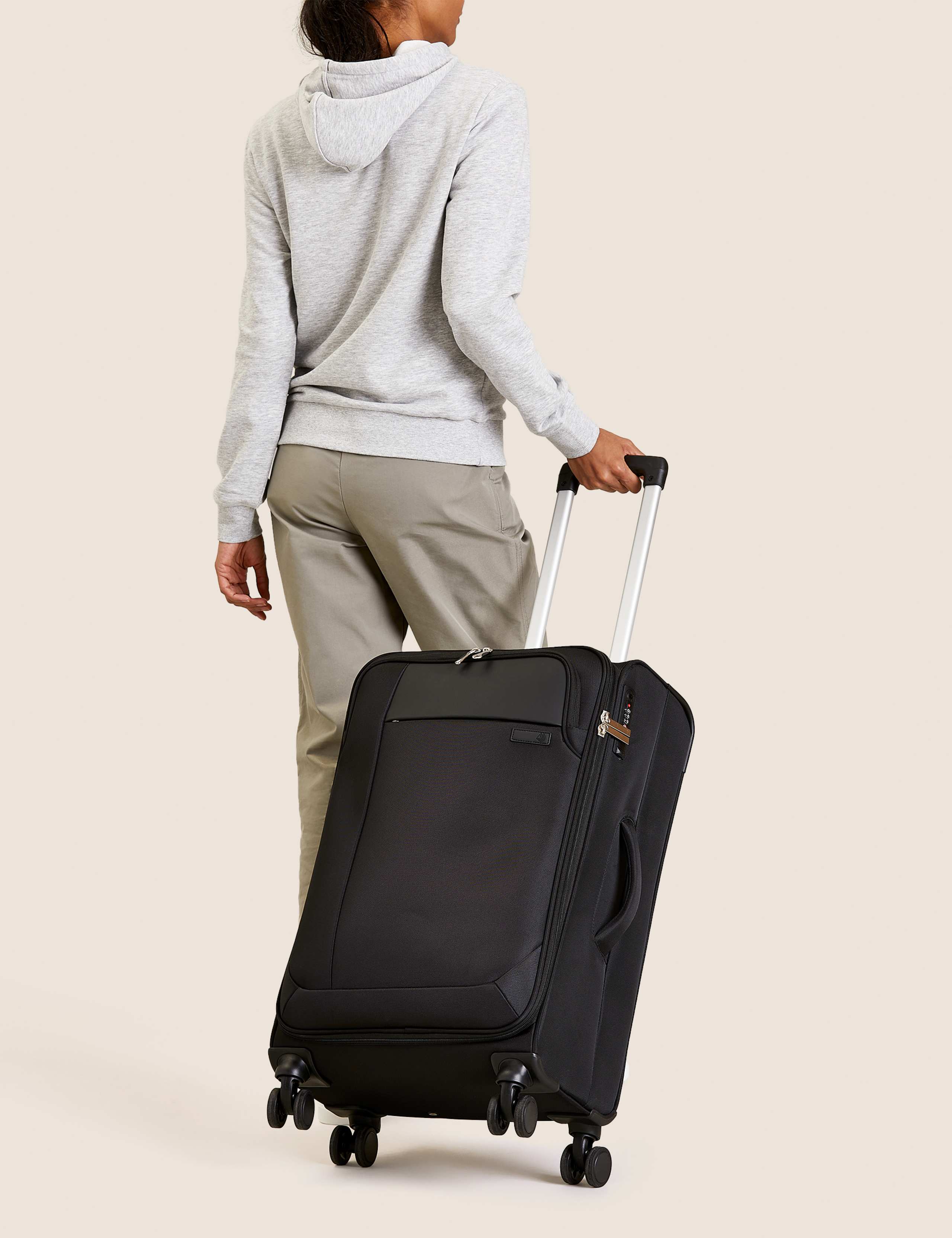 Lyon 4 Wheel Soft Medium Suitcase 6 of 6