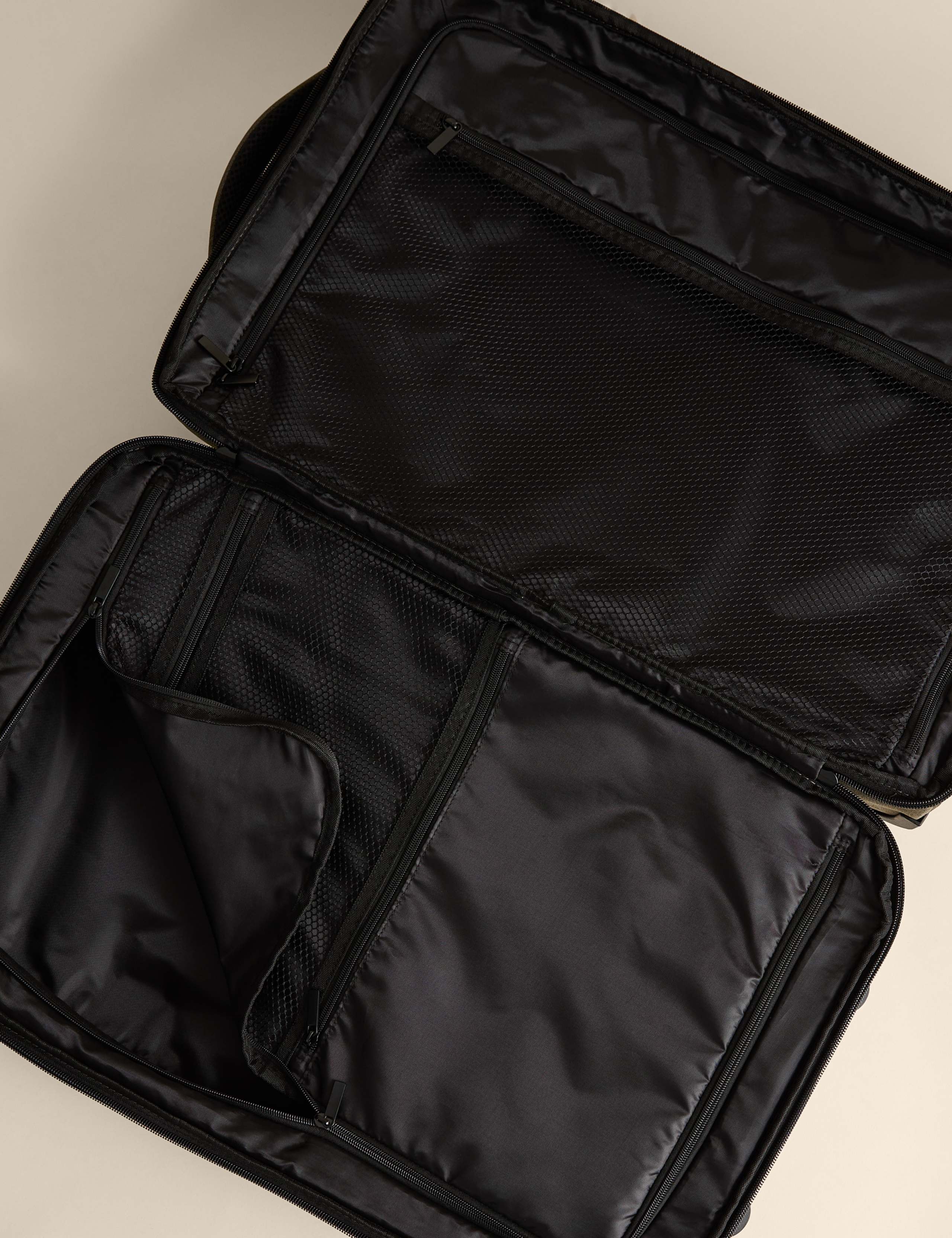 Banff Adventure 2 Wheel Soft Medium Suitcase 5 of 8