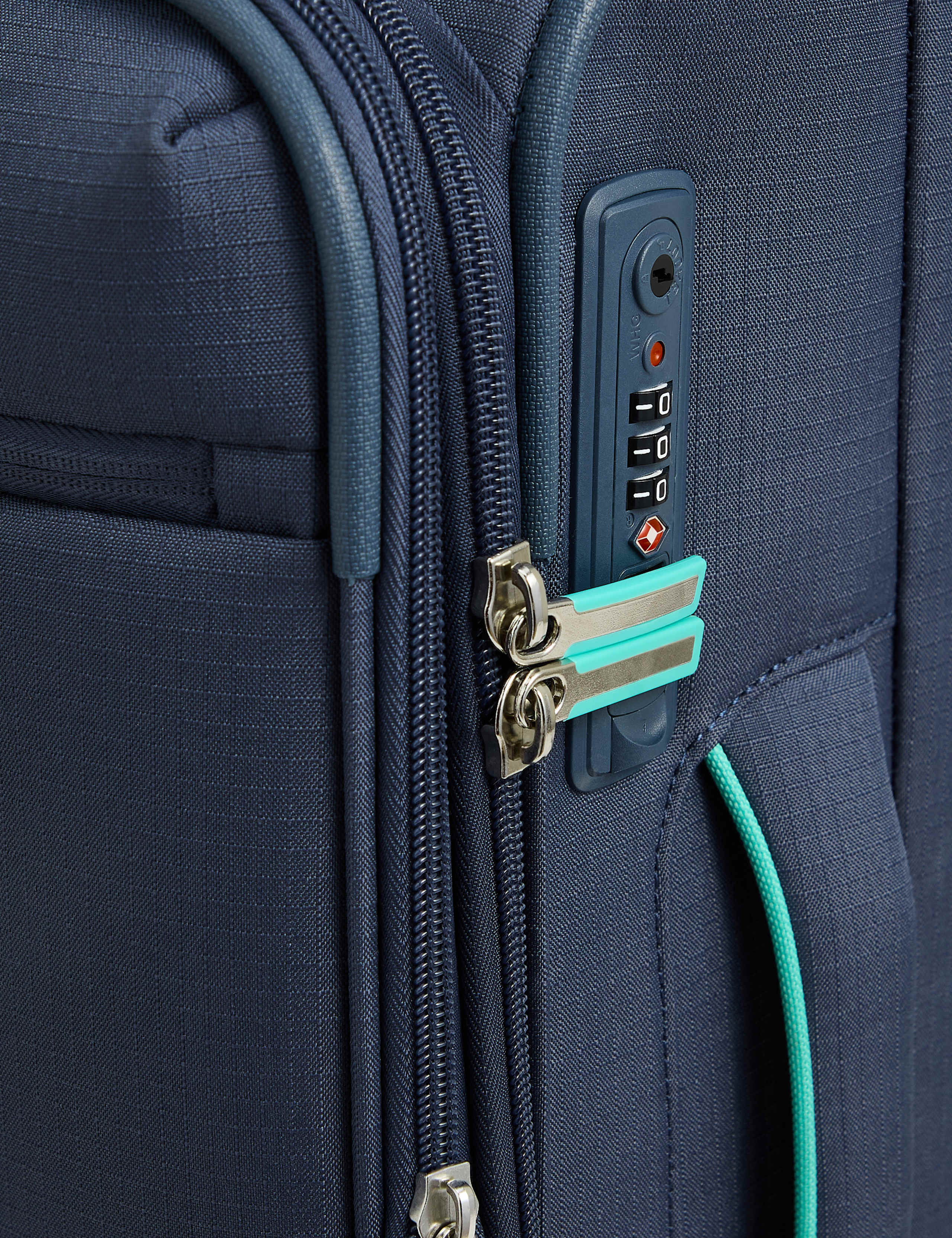 Seville 4 Wheel Soft Cabin Suitcase 4 of 5