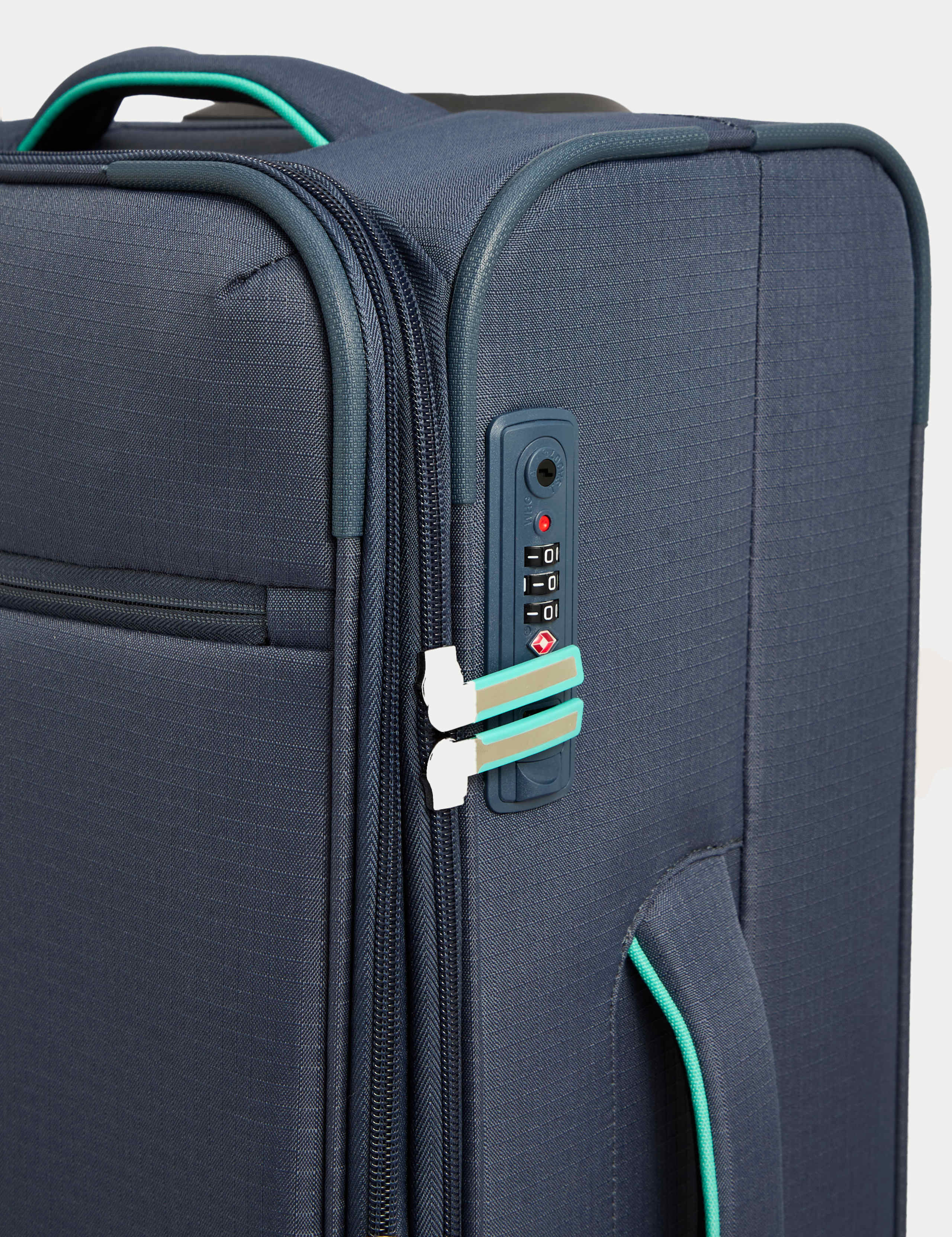 Seville 4 Wheel Soft Medium Suitcase 4 of 6