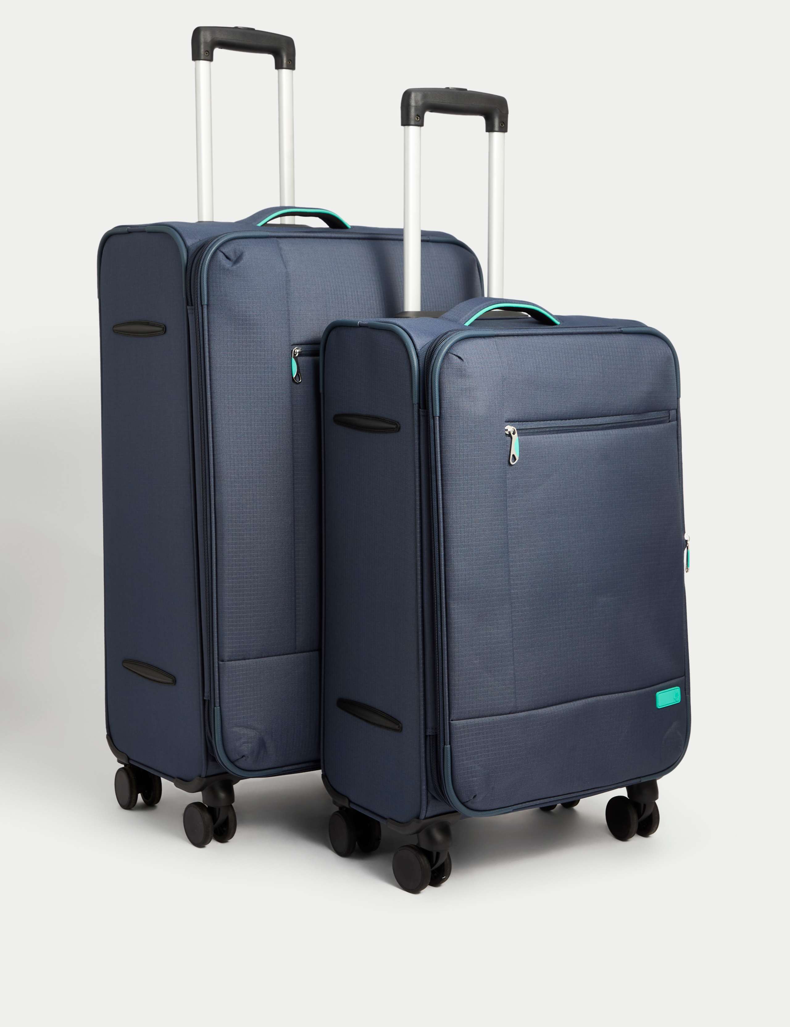 Seville 4 Wheel Soft Medium Suitcase 5 of 6