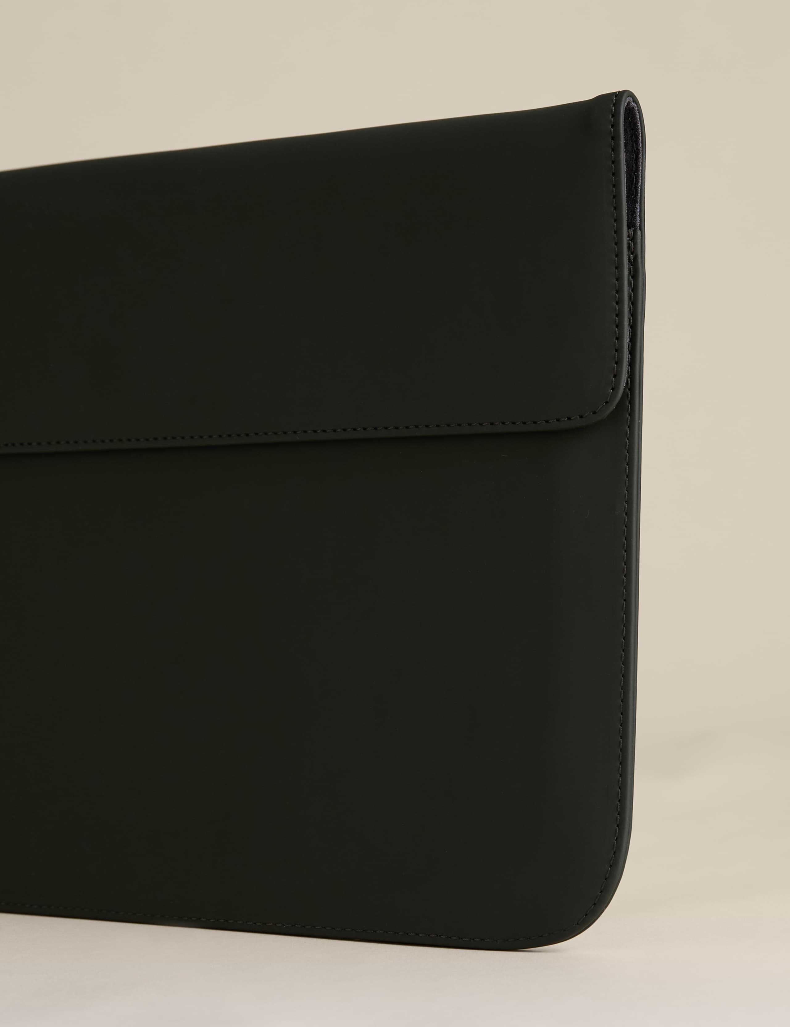 Rubberised 13 Inch Laptop Sleeve 3 of 5