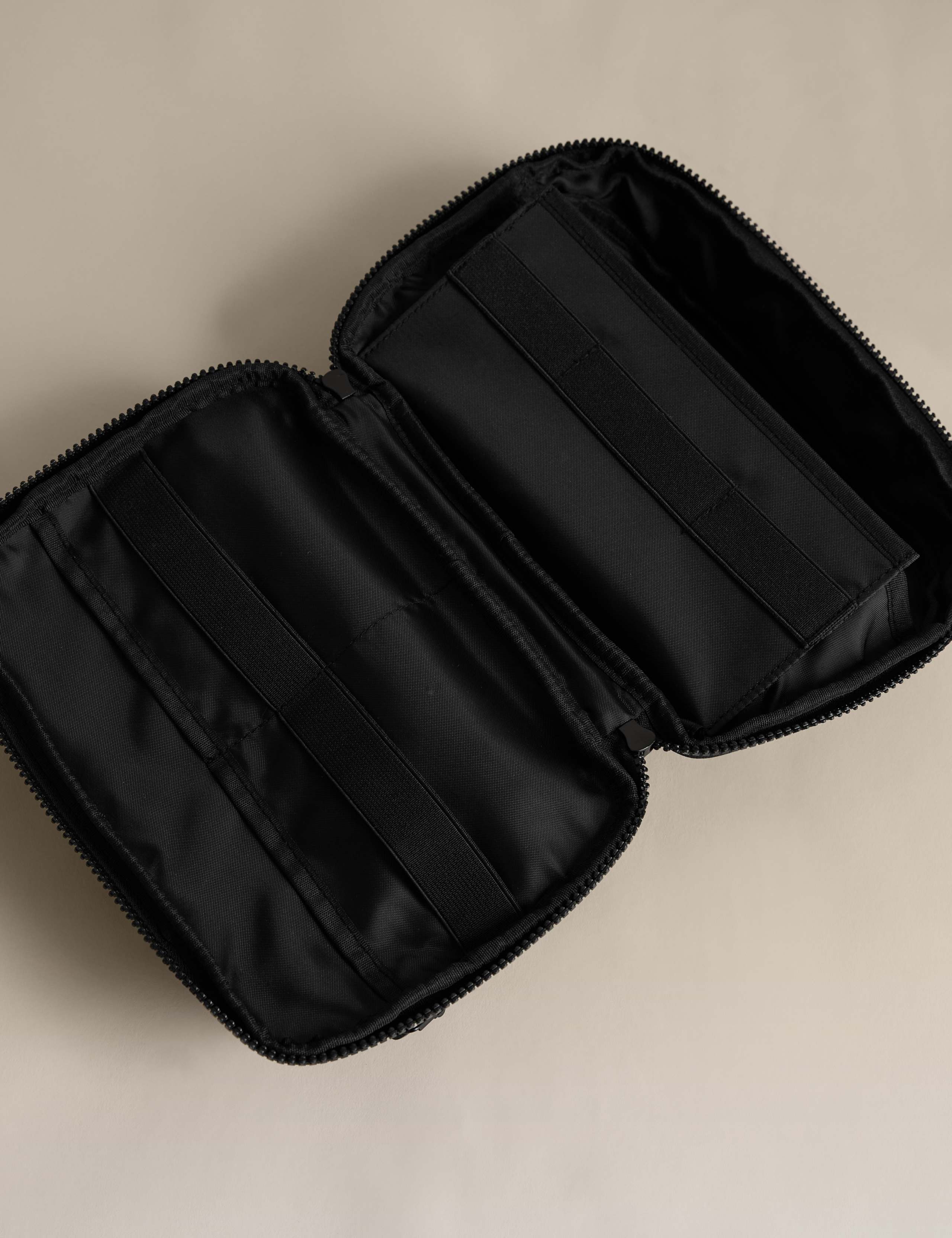 Rubberised Travel Tech Organiser 4 of 6