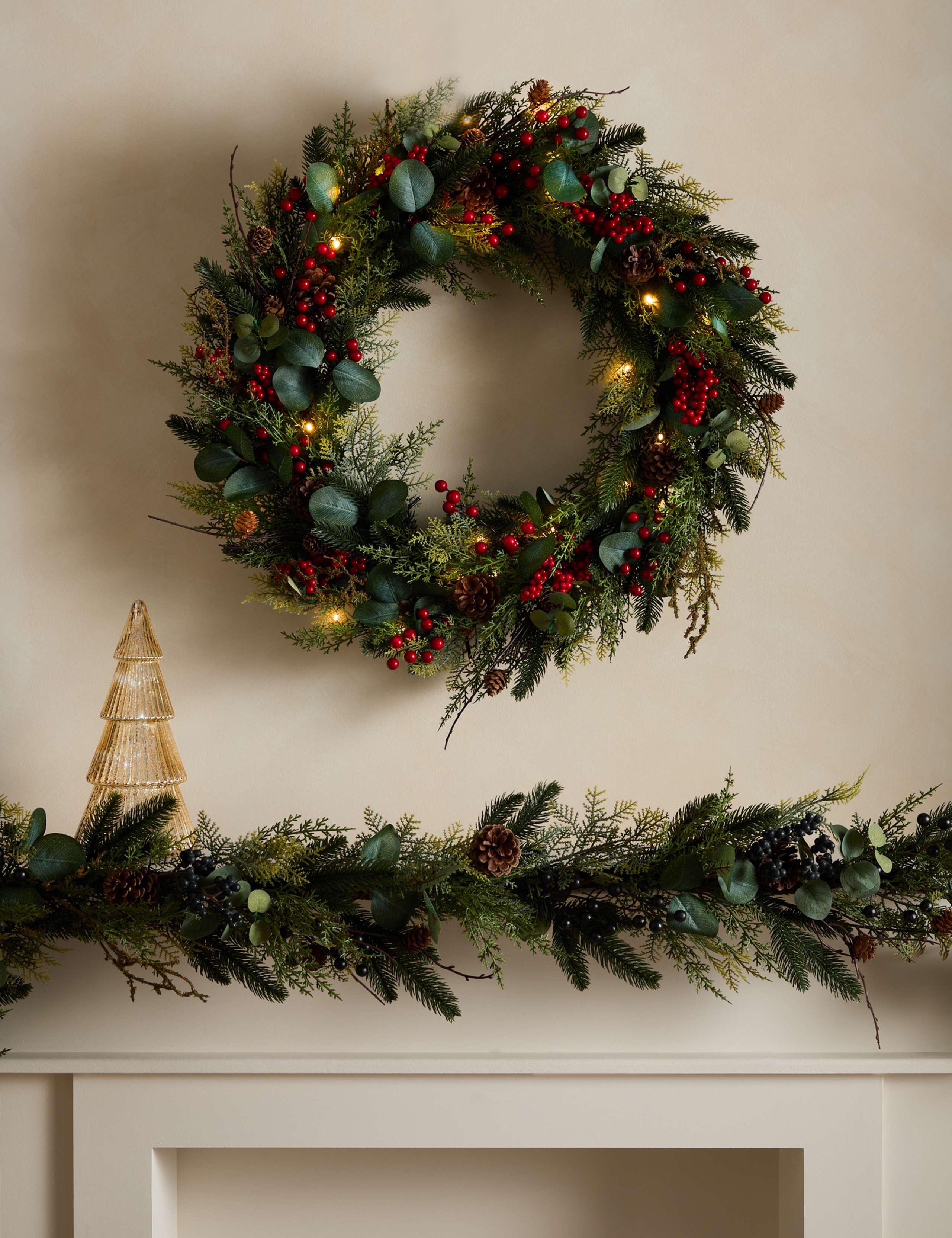 Pre-Lit Extra Large Red Berry Wreath 2 of 5
