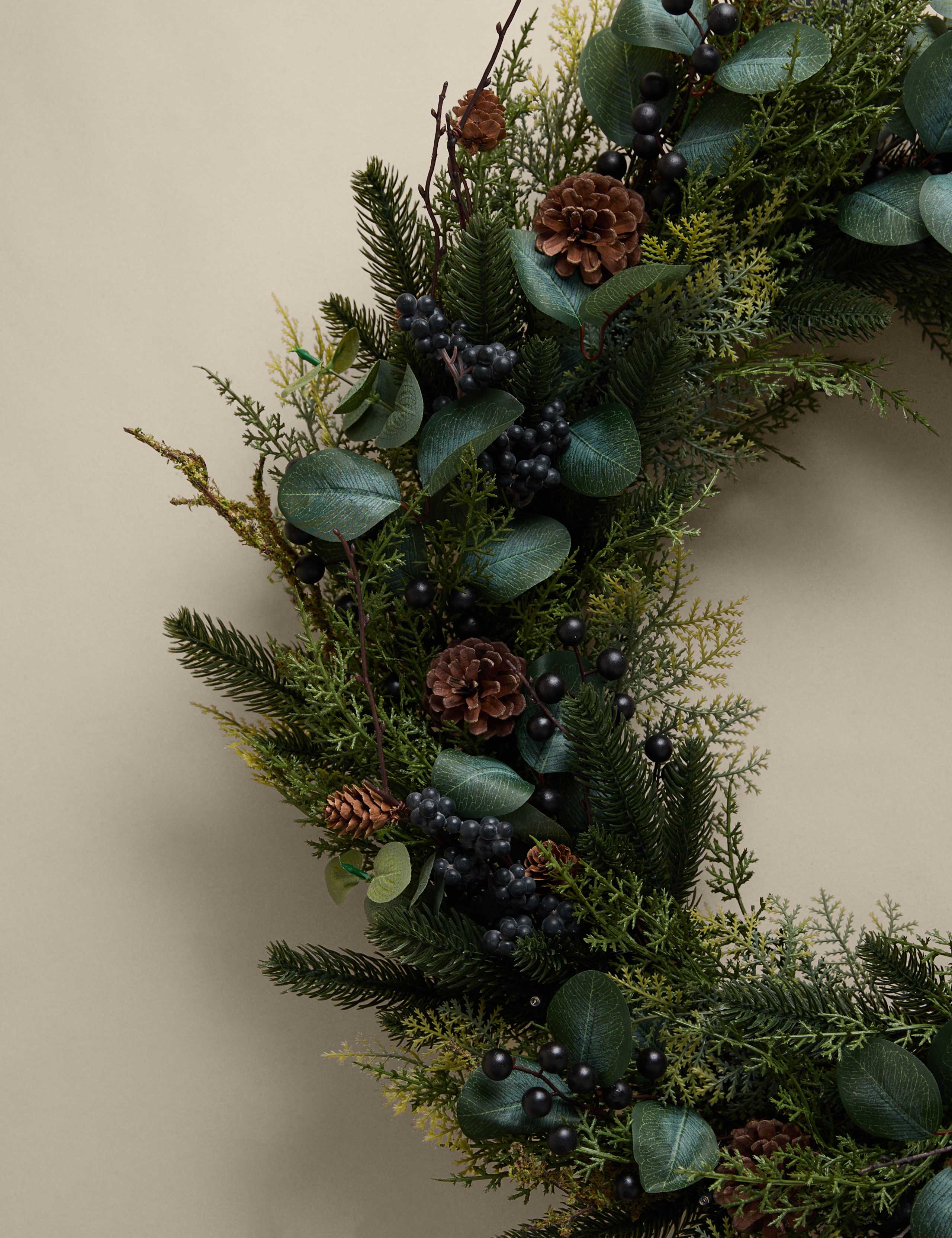 Pre-Lit Extra Large Winterberry Wreath 3 of 5