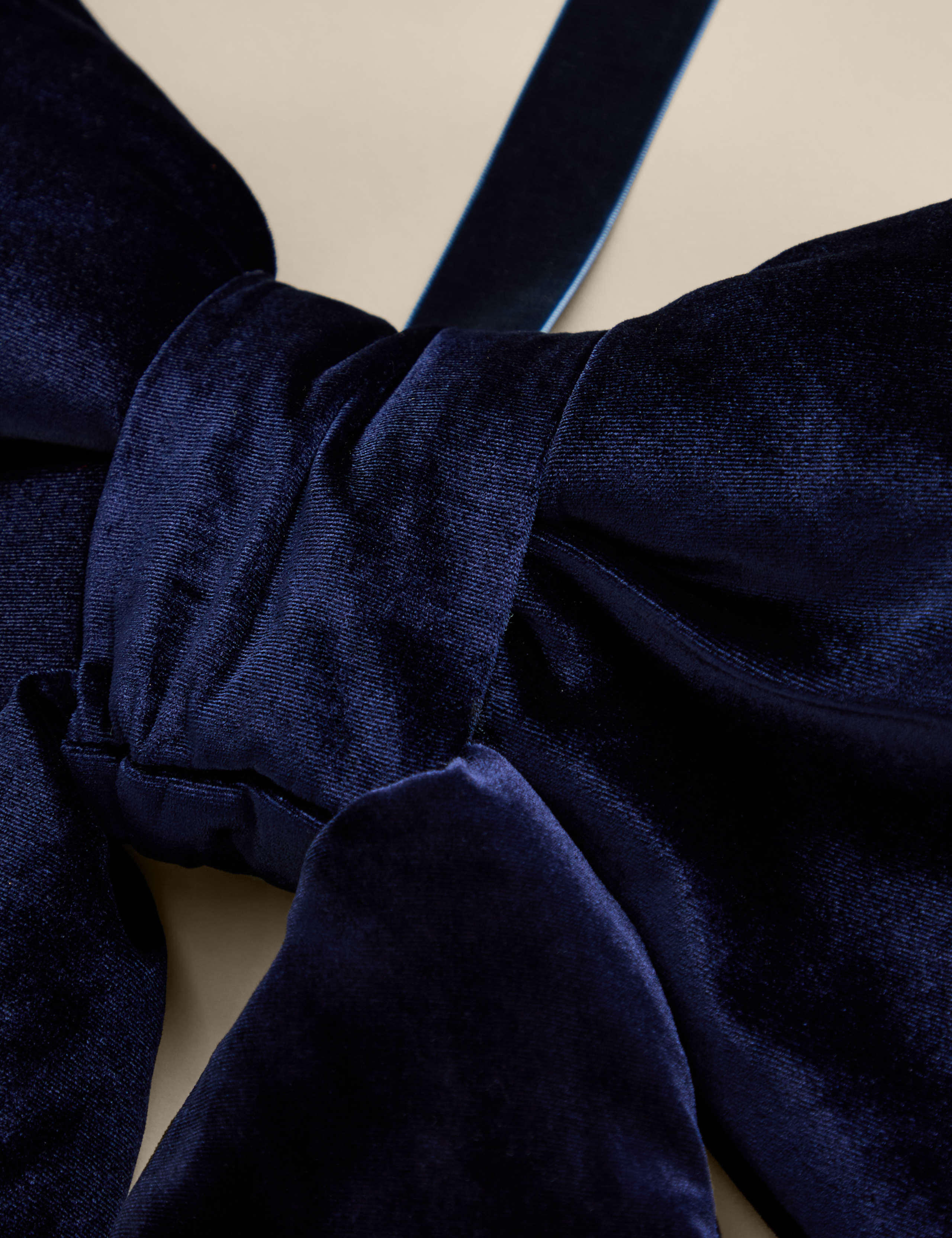 Extra Large Velvet Bow 4 of 4