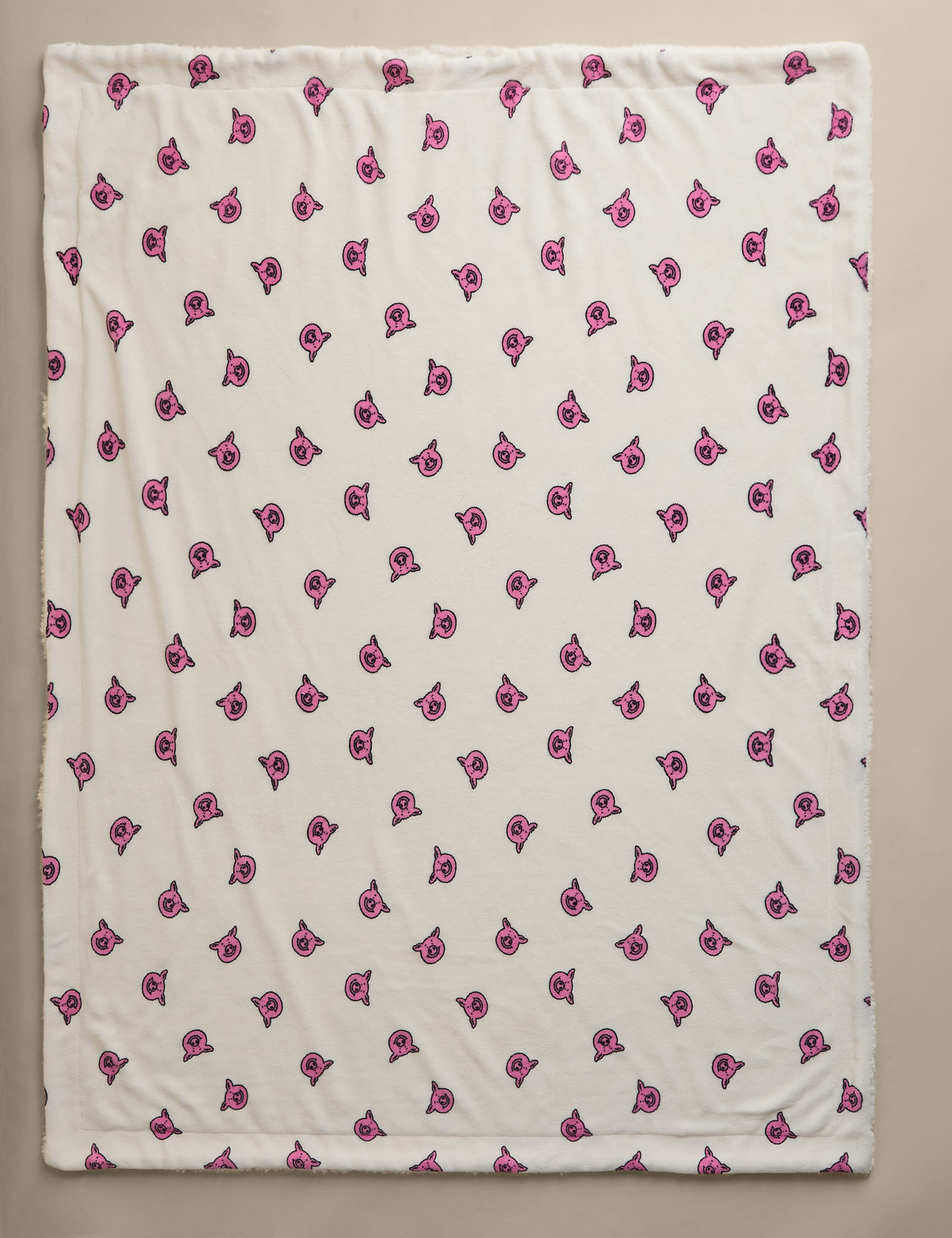Percy Pig™ Borg Fleece Throw 2 of 4