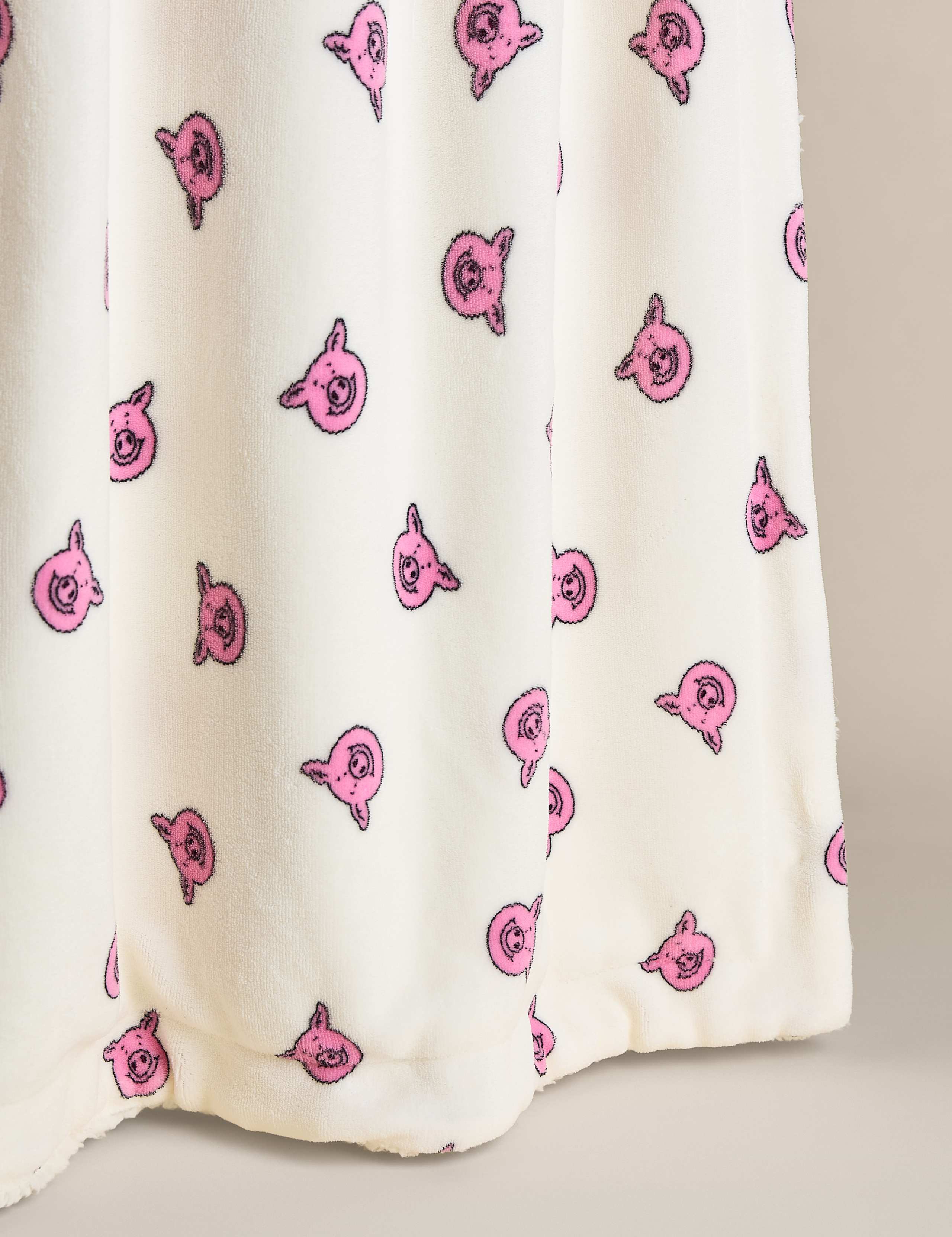 Percy Pig™ Borg Fleece Throw 4 of 4