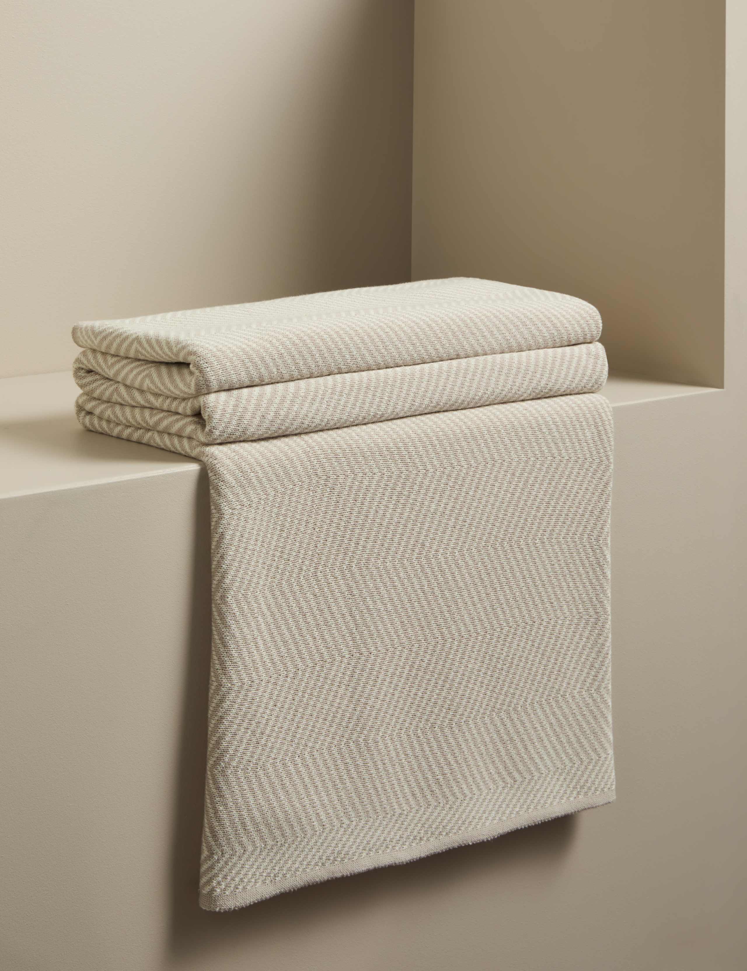 Kelly Hoppen Pure Cotton Chevron Knitted Throw 1 of 7