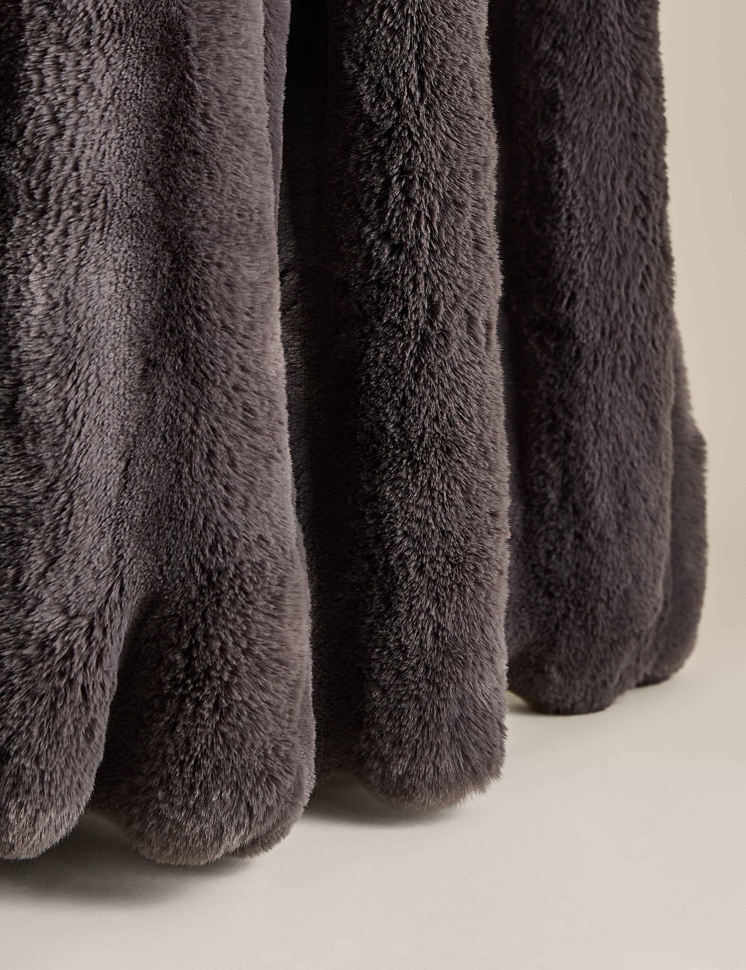 Ribbed Chunky Adult Throw 4 of 4