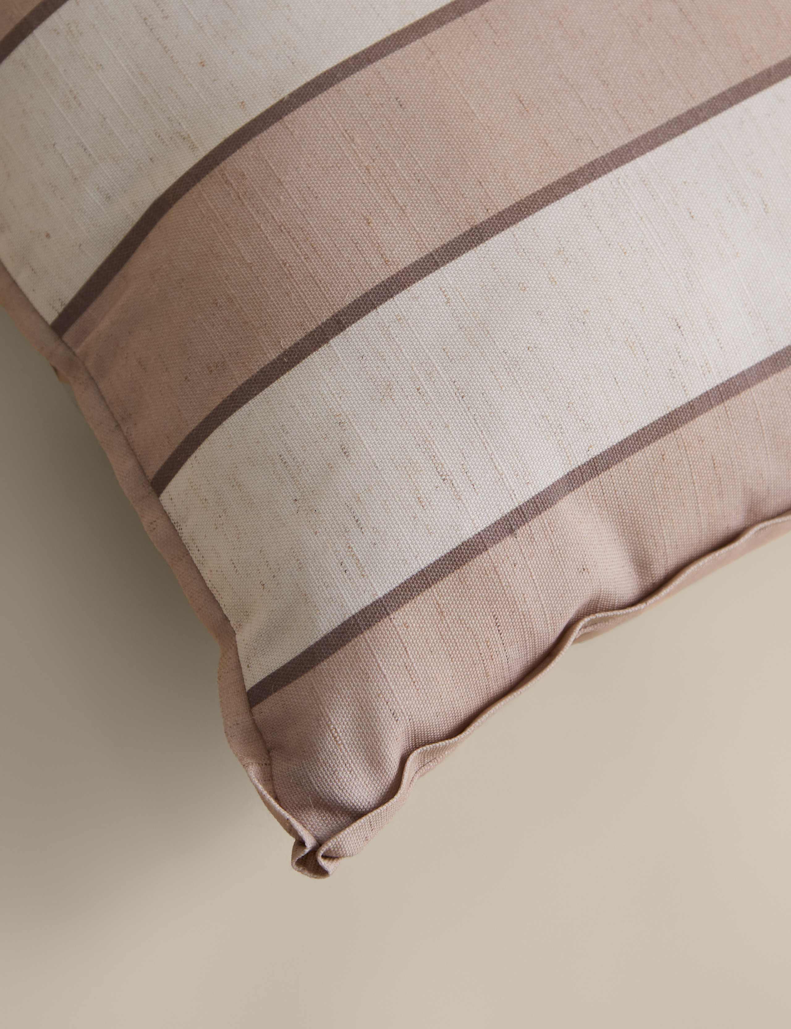 Set of 2 Striped Outdoor Cushions 3 of 4