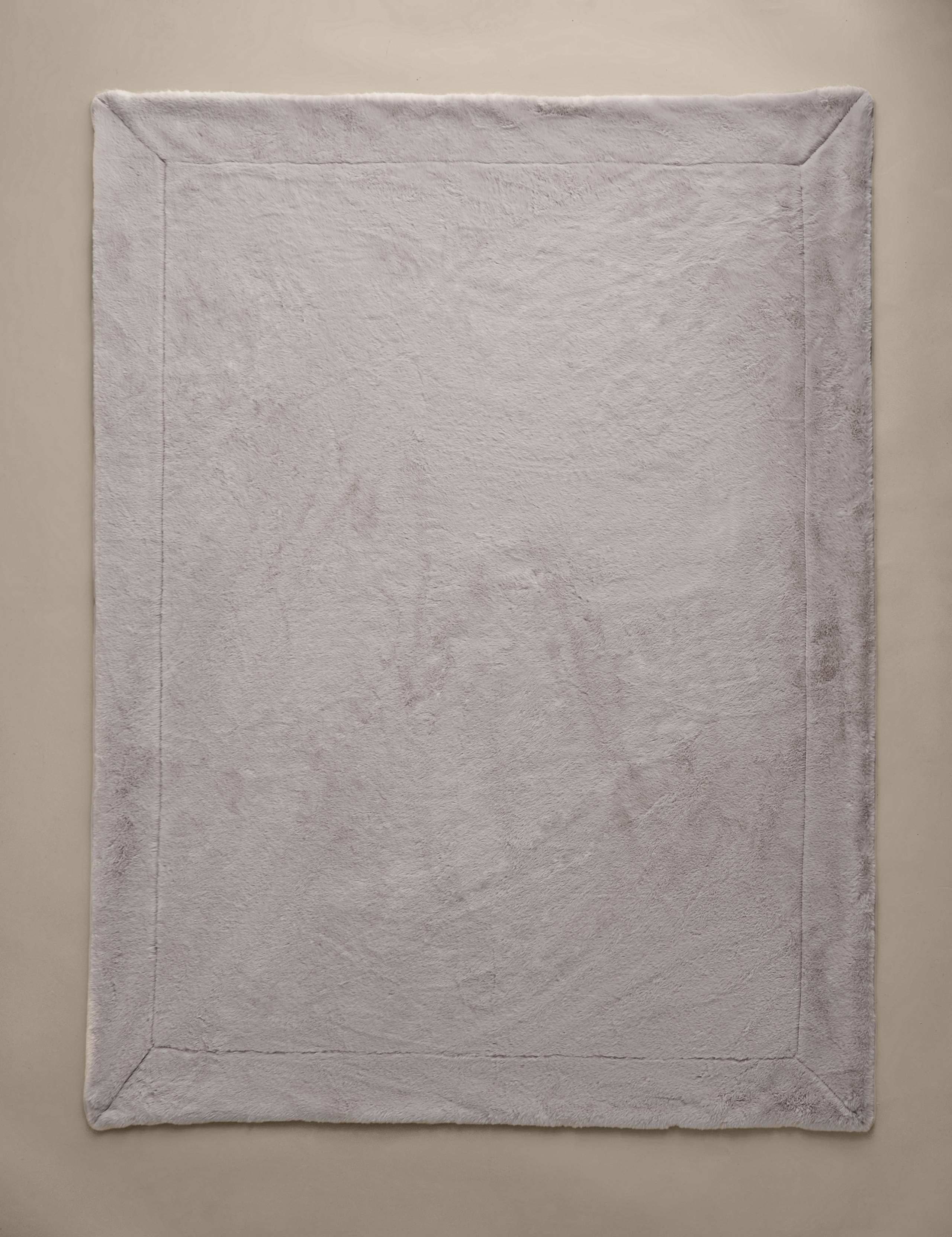 Supersoft Faux Fur Large Throw 2 of 4
