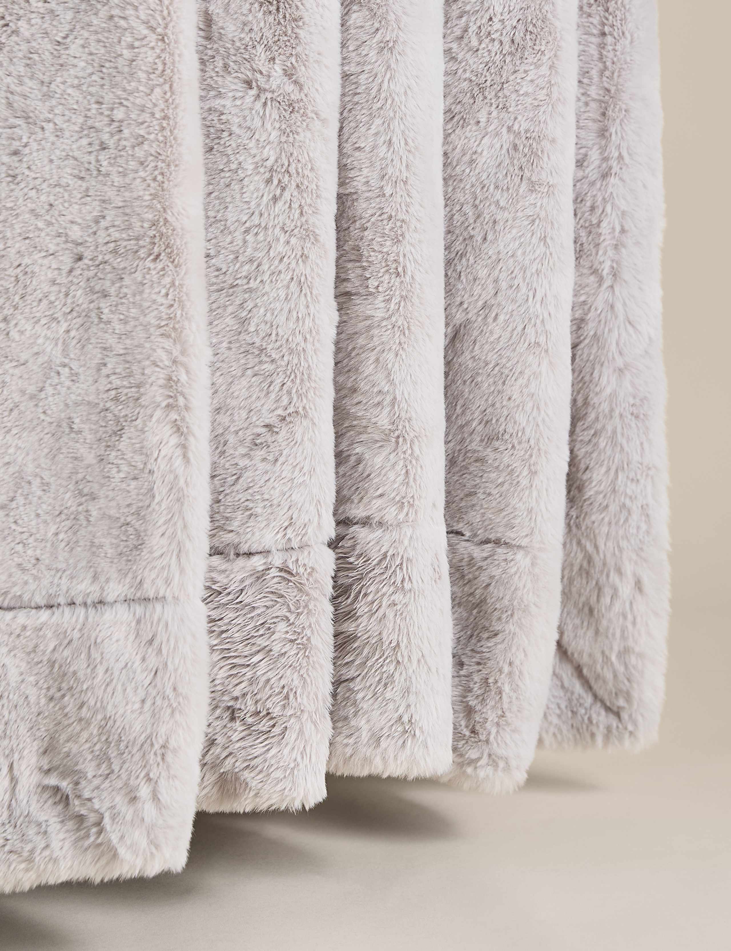 Supersoft Faux Fur Large Throw 4 of 4