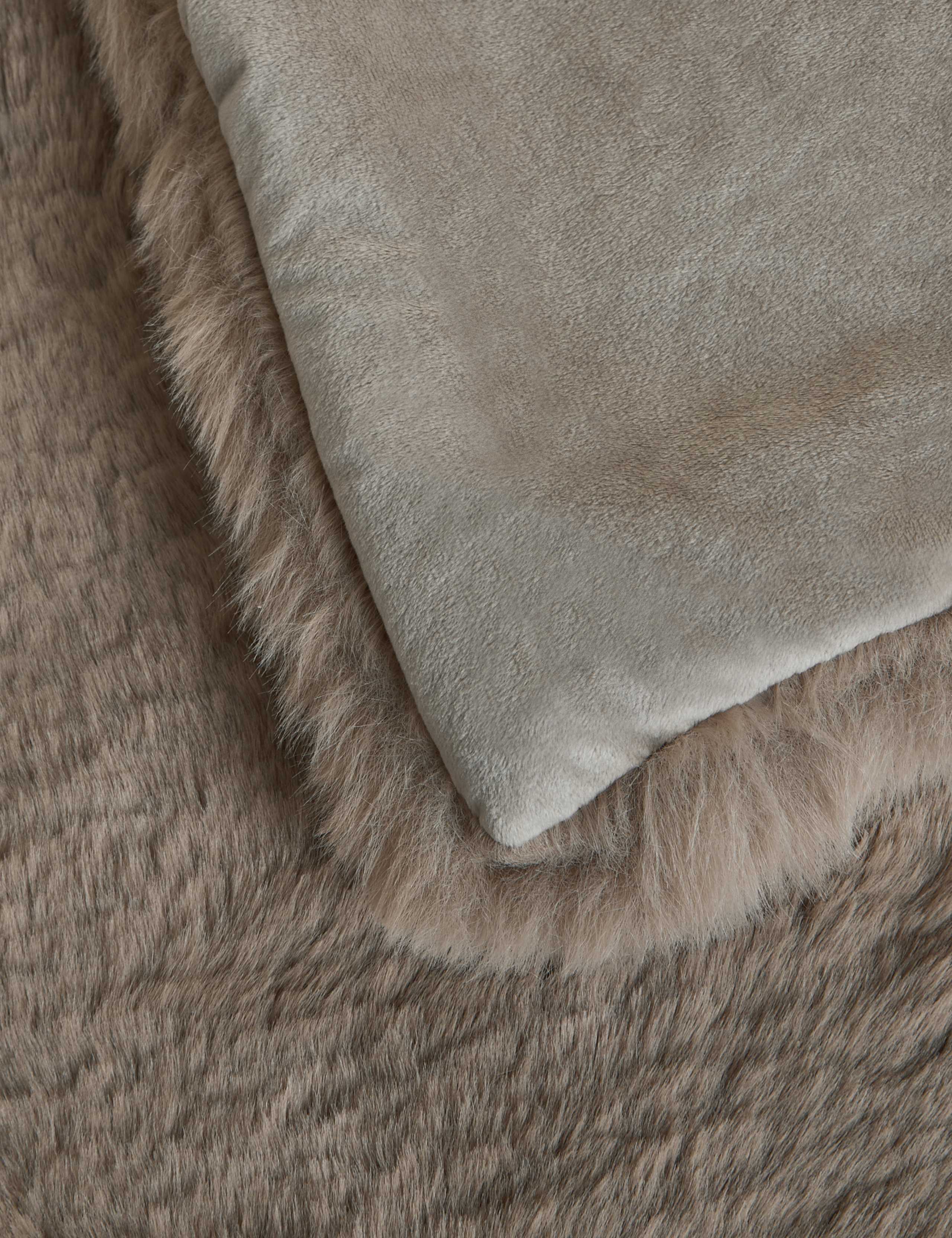 Kelly Hoppen Faux Fur Throw 2 of 4