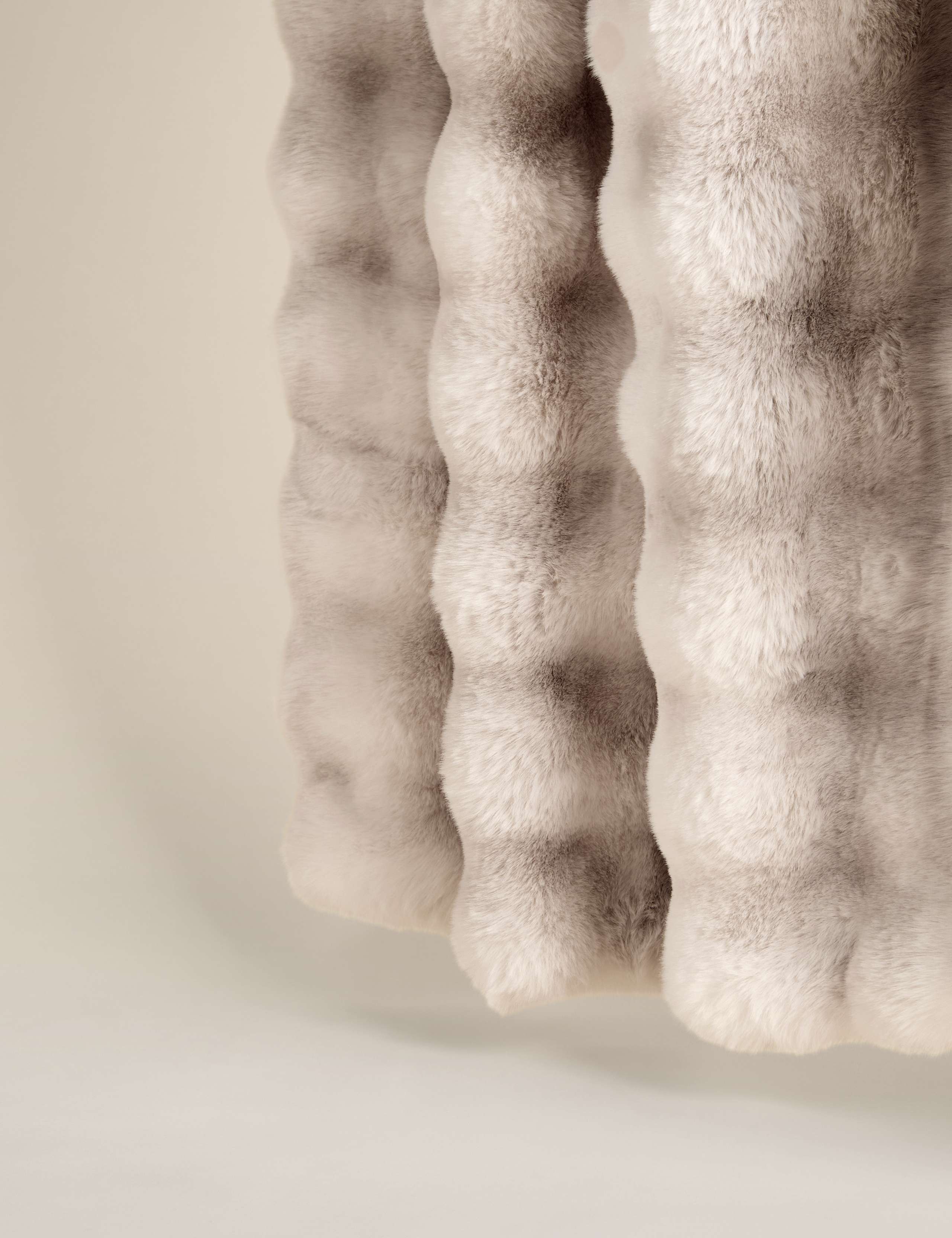 Bubble Faux Fur Throw 2 of 4