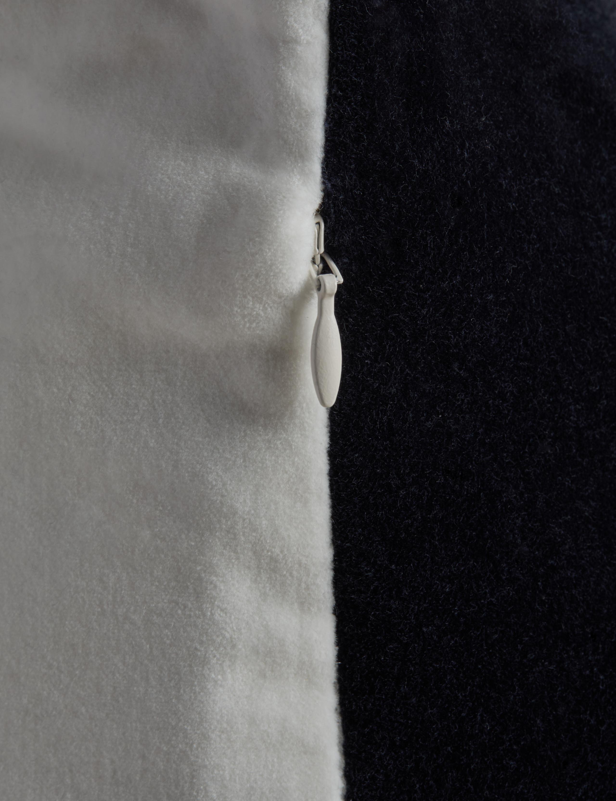 Velvet Box Cushion 3 of 4