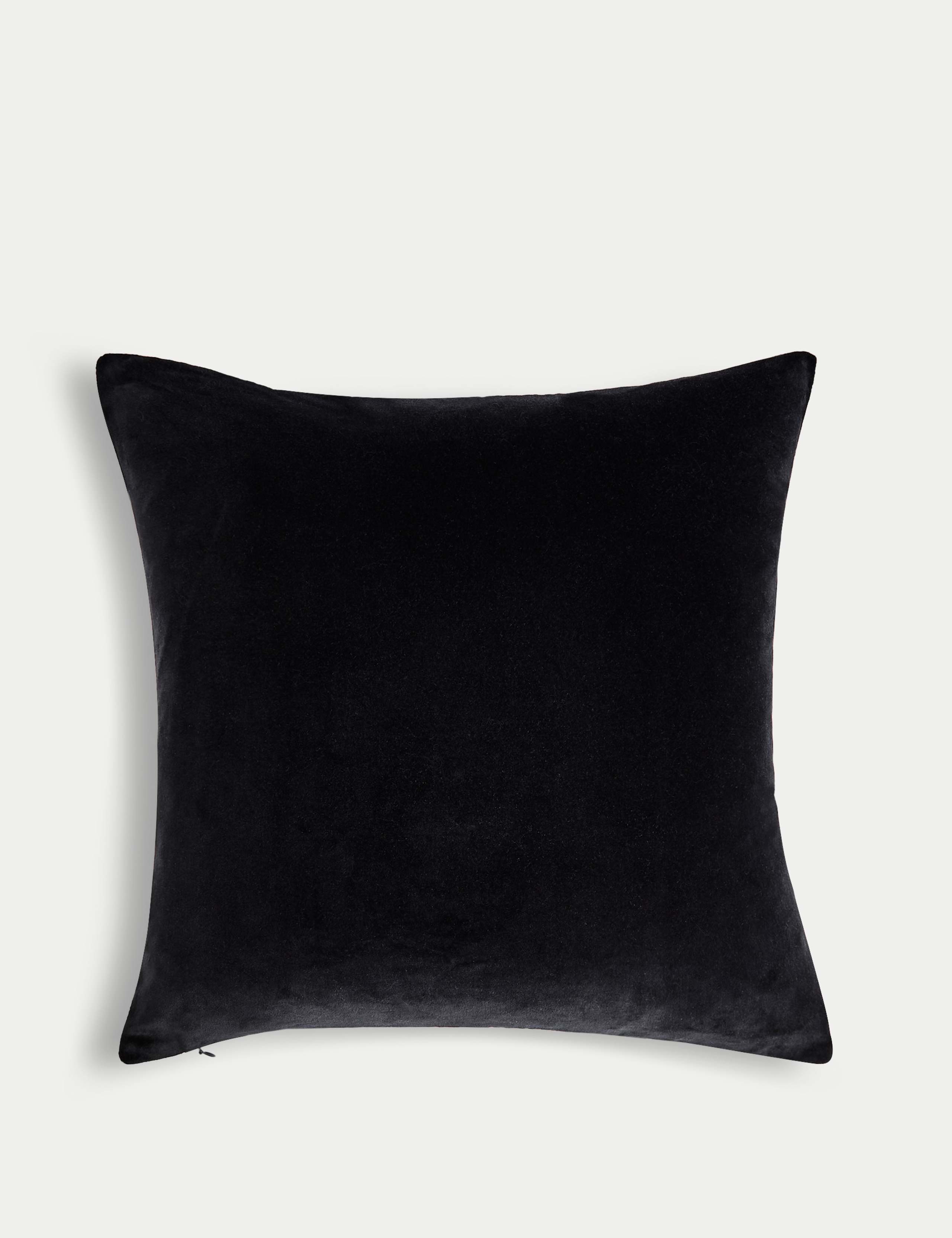 Band Cushion 3 of 5