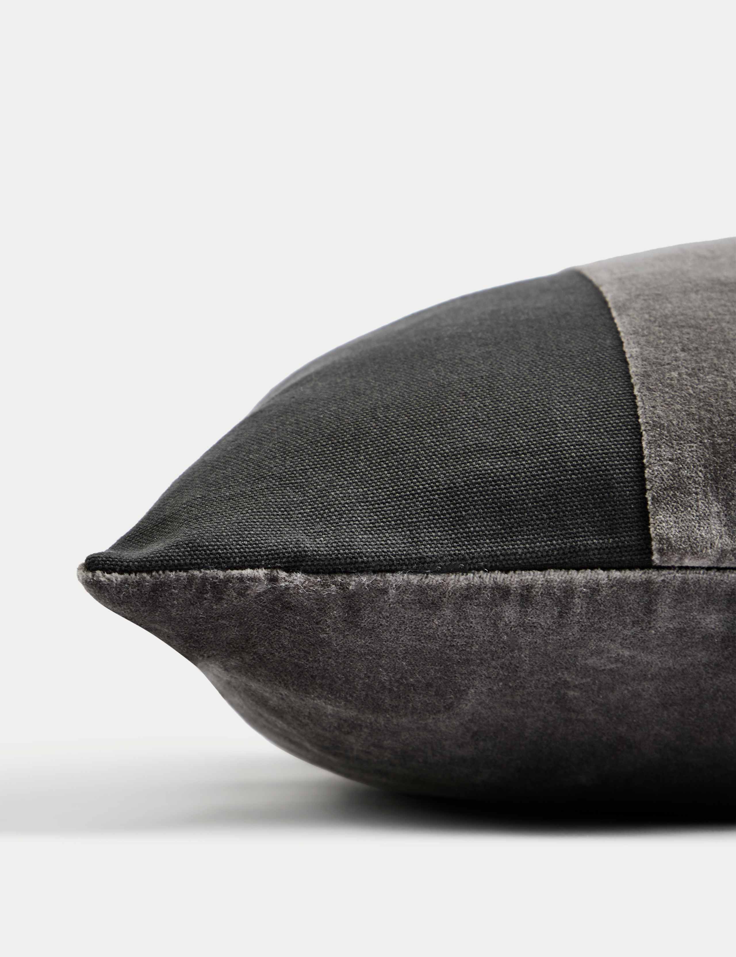 Band Cushion 4 of 5