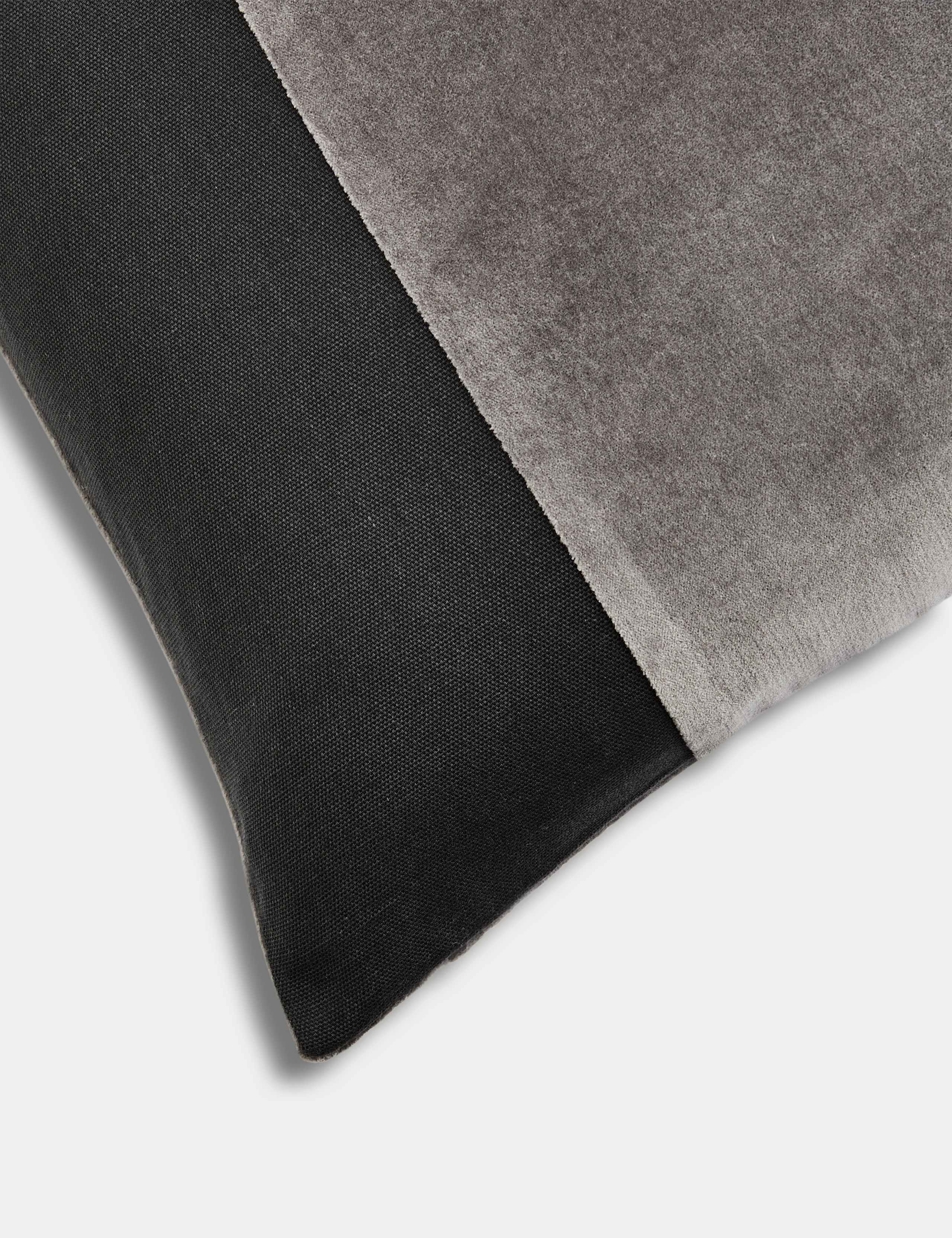 Band Cushion 5 of 5