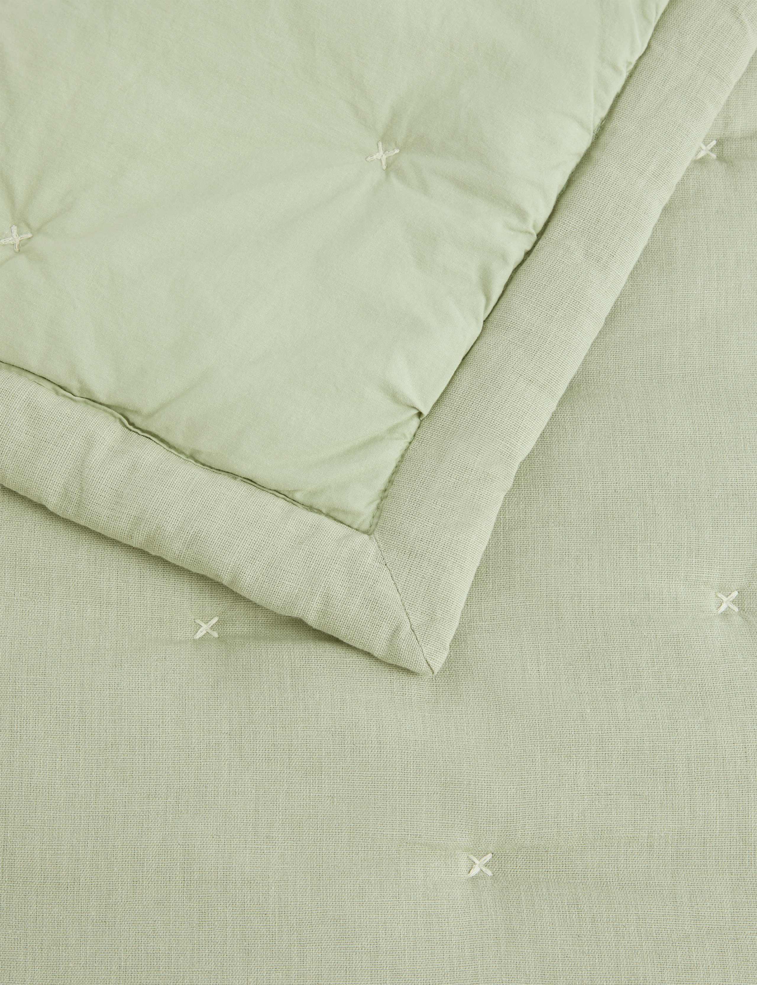 Cotton with Linen Bedspread 3 of 3