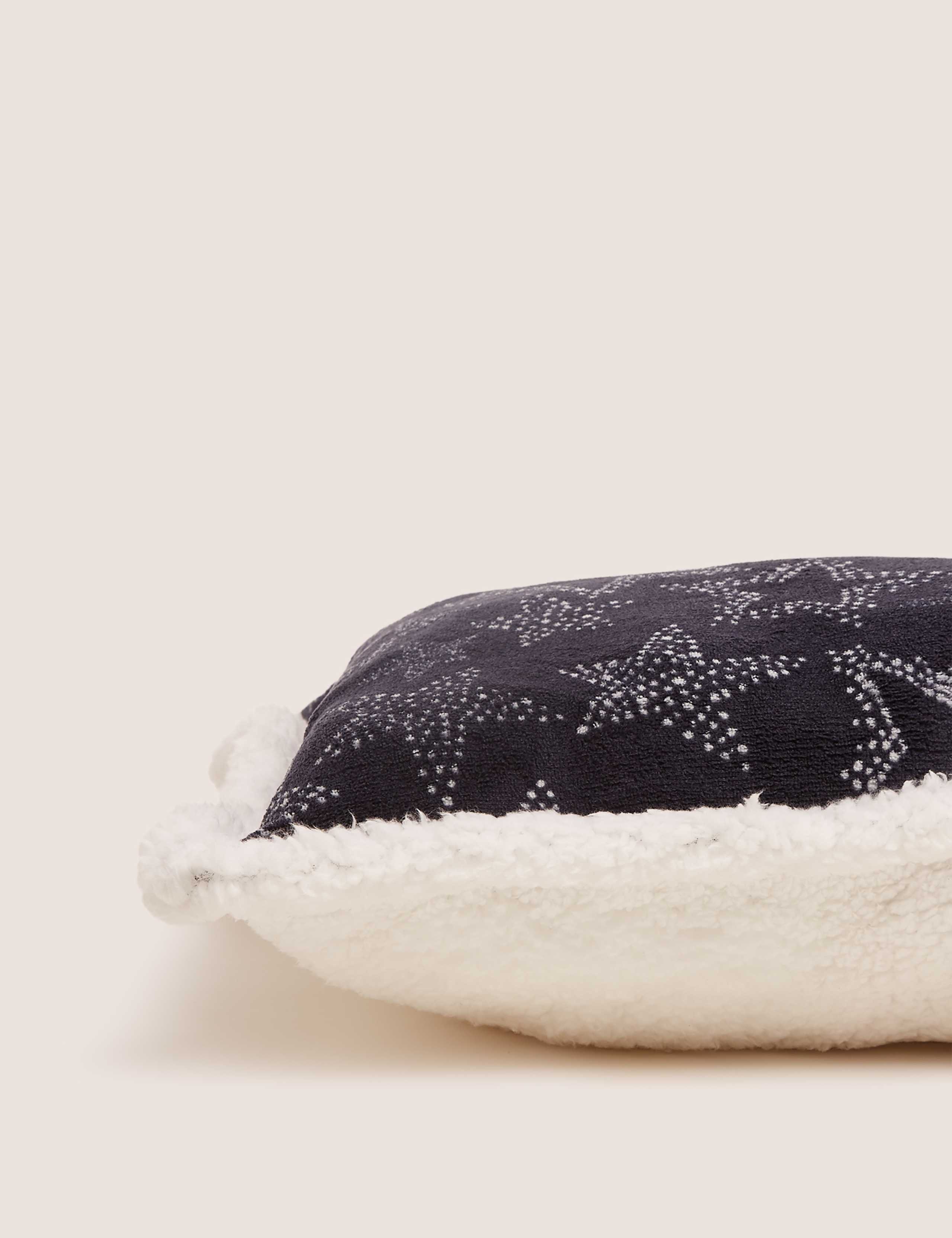 Star Fleece Medium Cushion 4 of 5