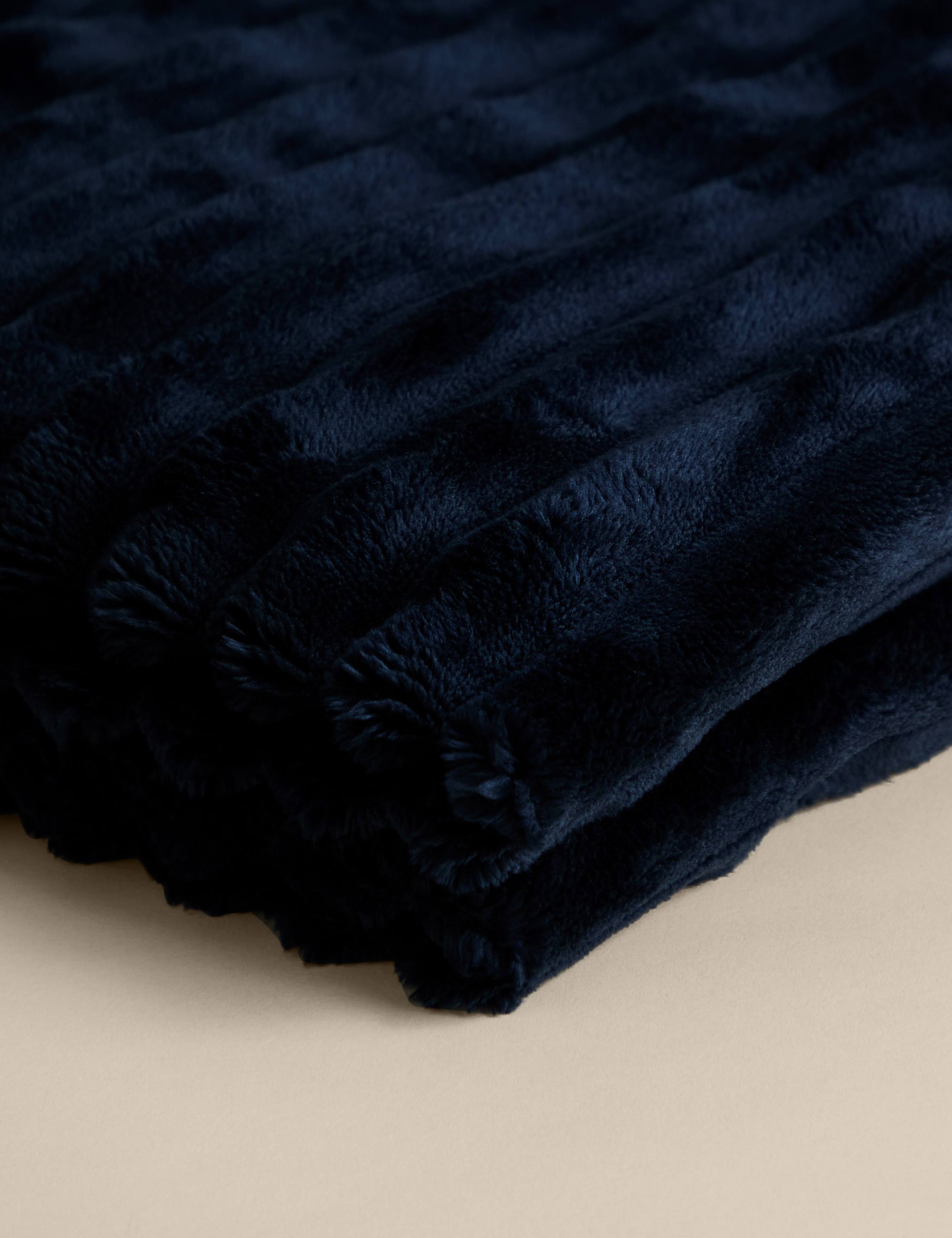 Fleece Ribbed Throw 4 of 4