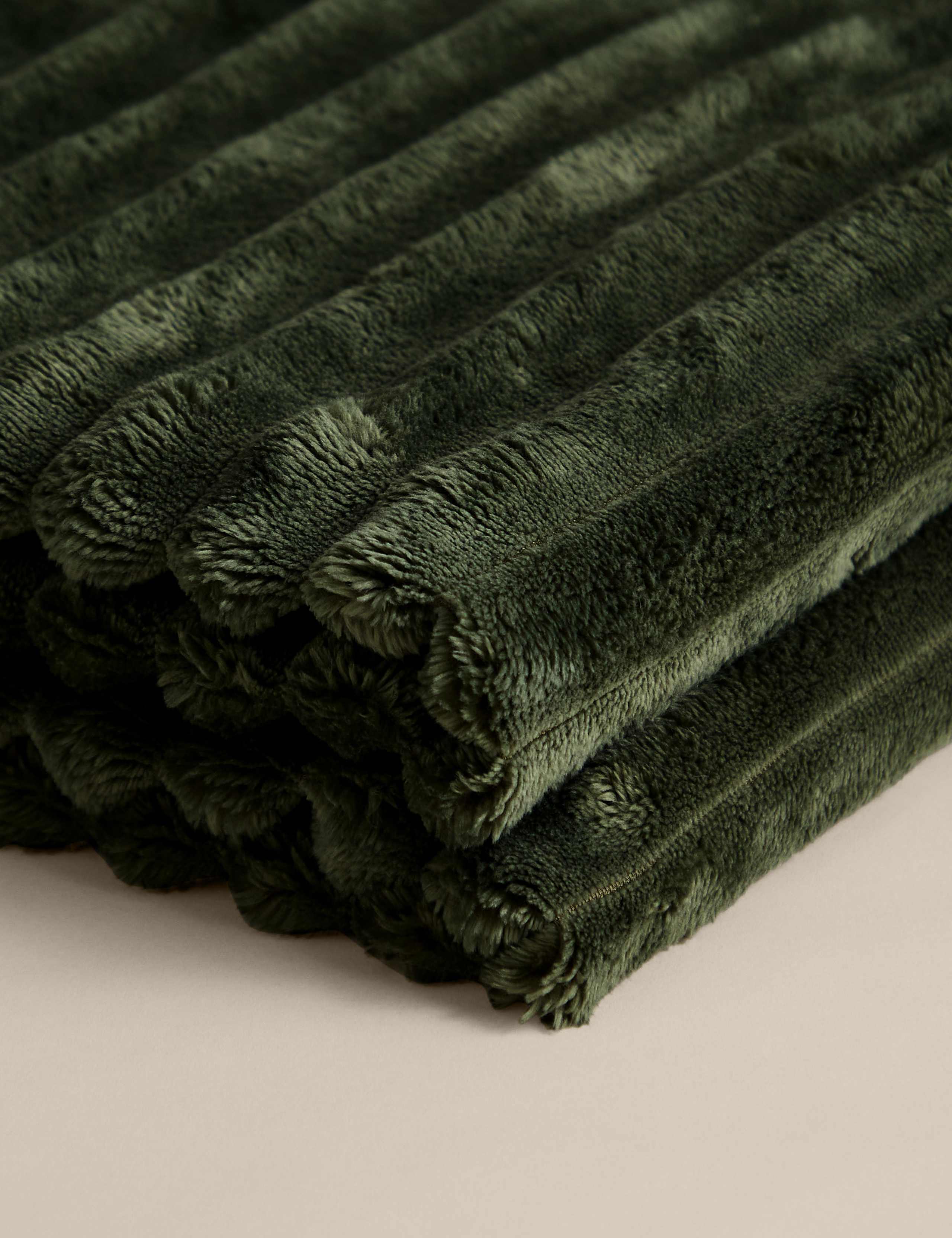 Fleece Ribbed Throw 4 of 4