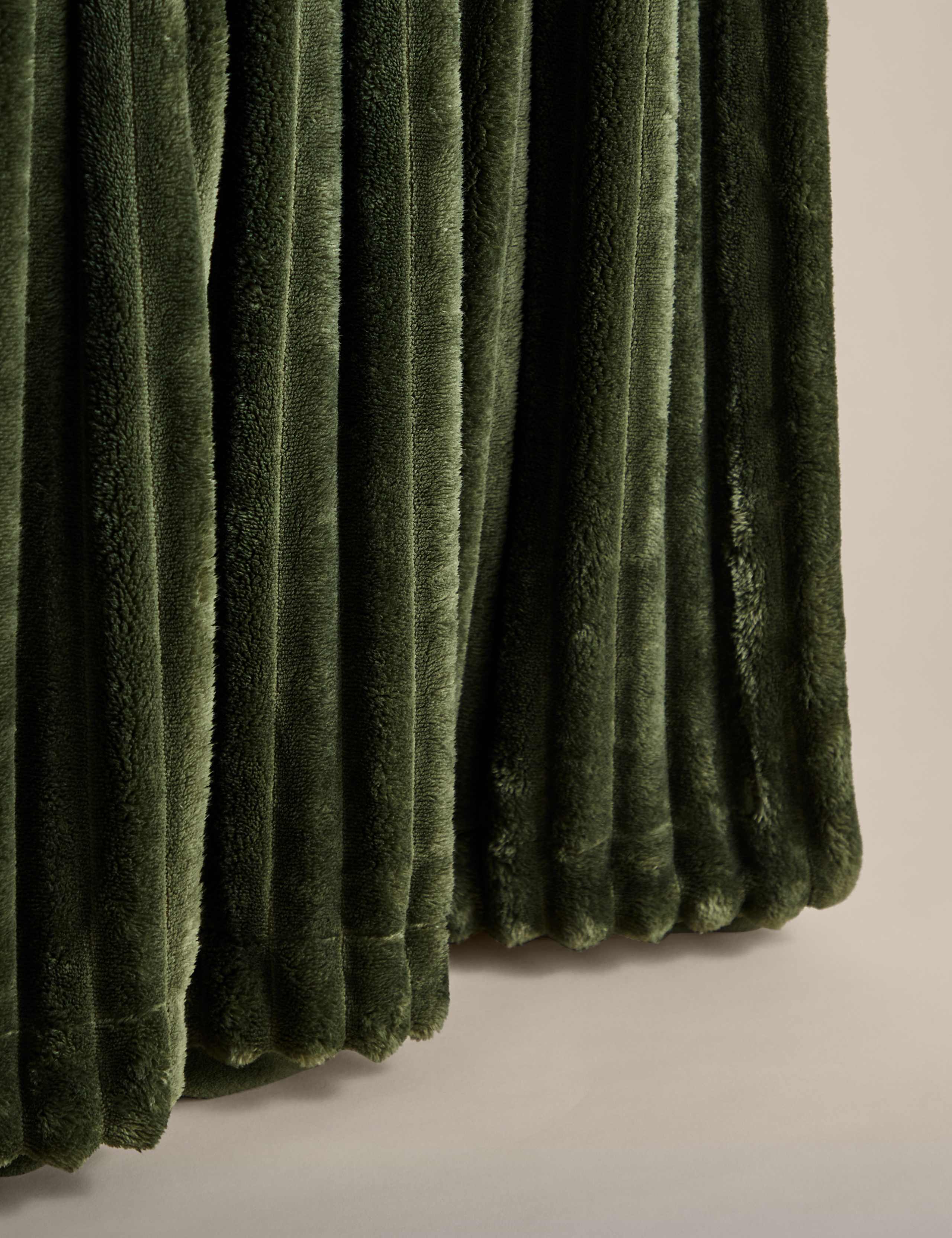 Fleece Ribbed Throw 2 of 4