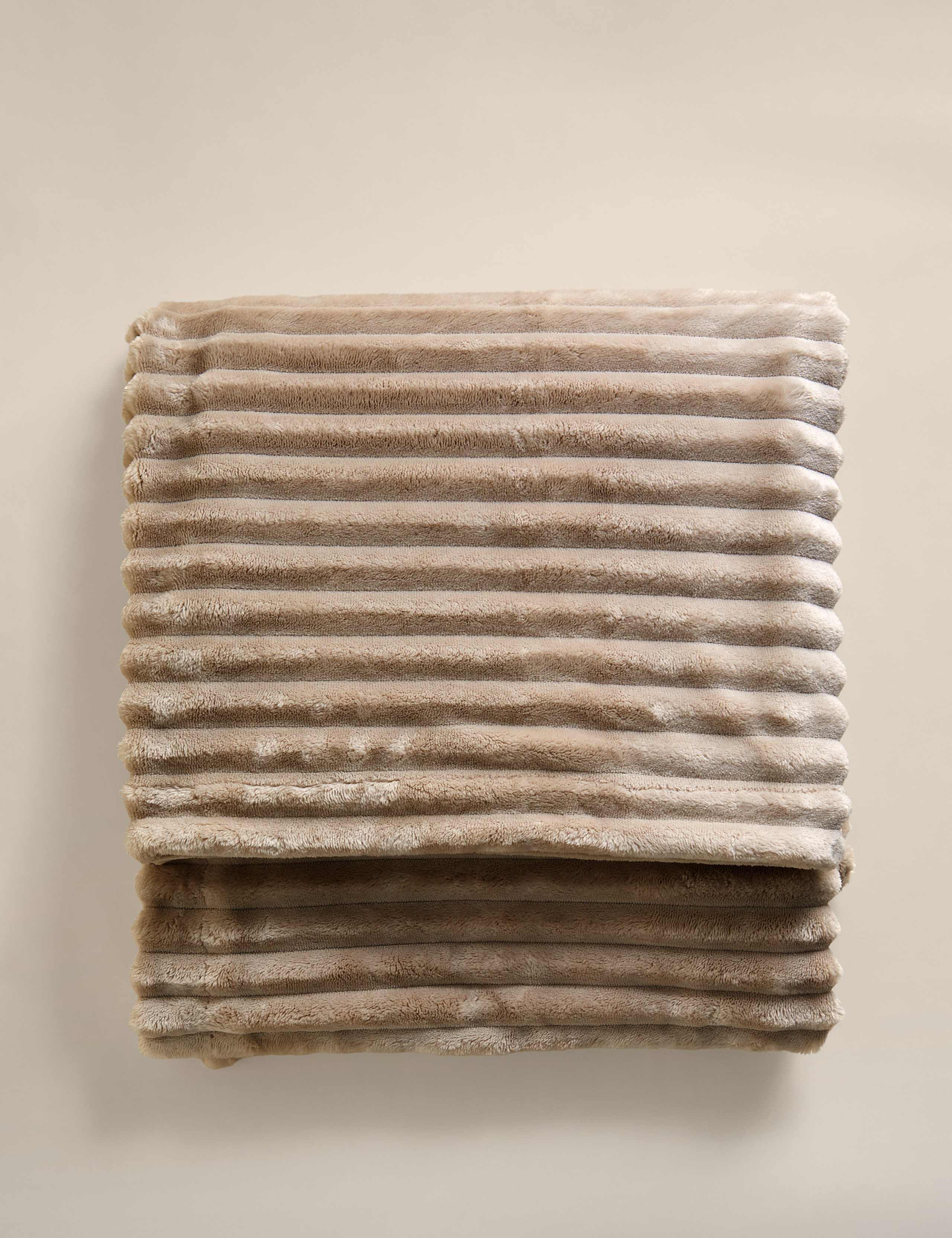 Fleece Ribbed Throw 1 of 4