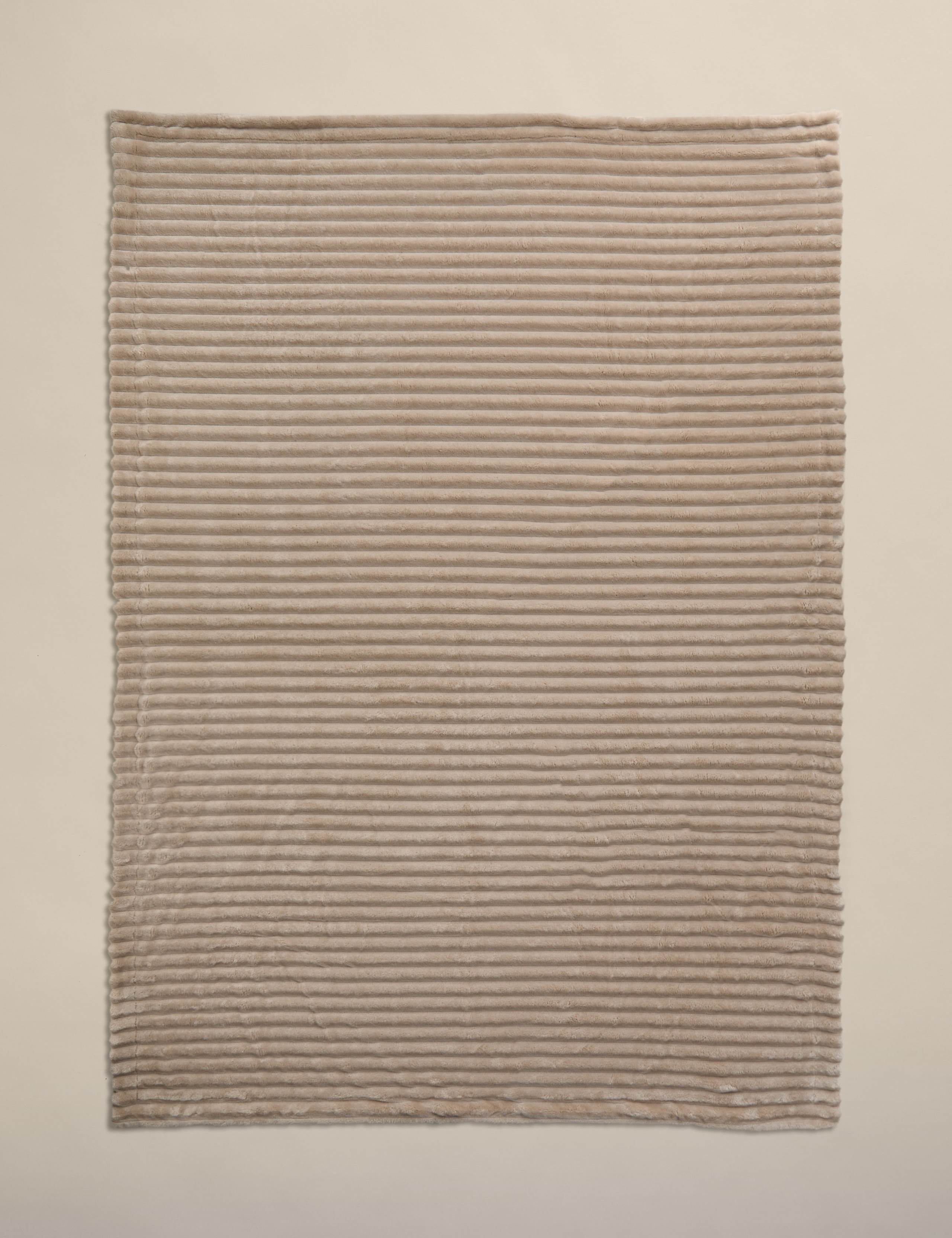 Fleece Ribbed Throw 3 of 4