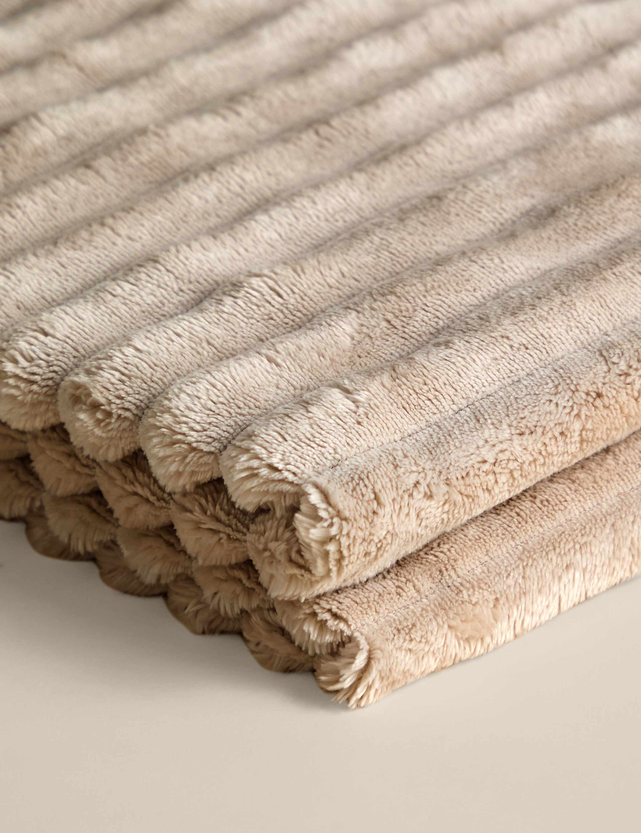 Fleece Ribbed Throw 4 of 4